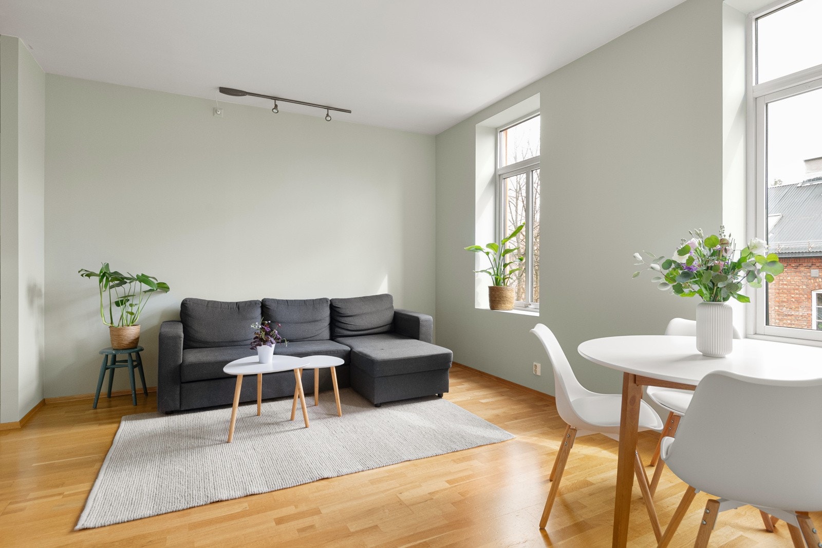 Dette er en tiltalende 3-roms med effektiv planløsning og sentral beliggenhet på Løkka. Galleribilde