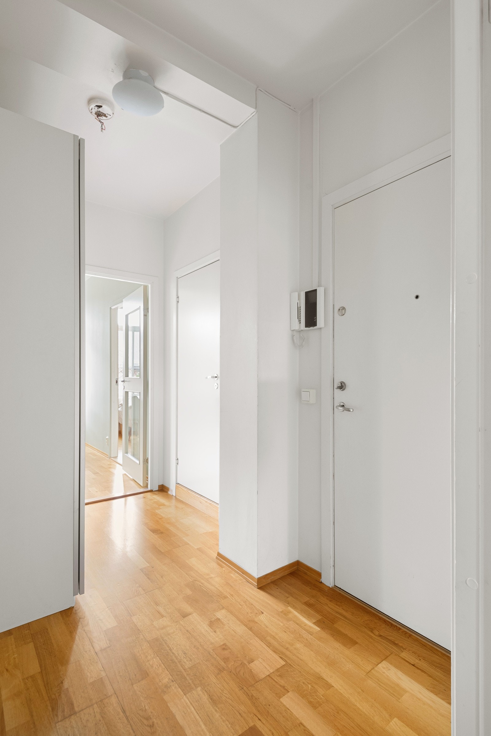 Felleskostnadene er svært lave og det er ingen forkjøsprett i gården. Galleribilde