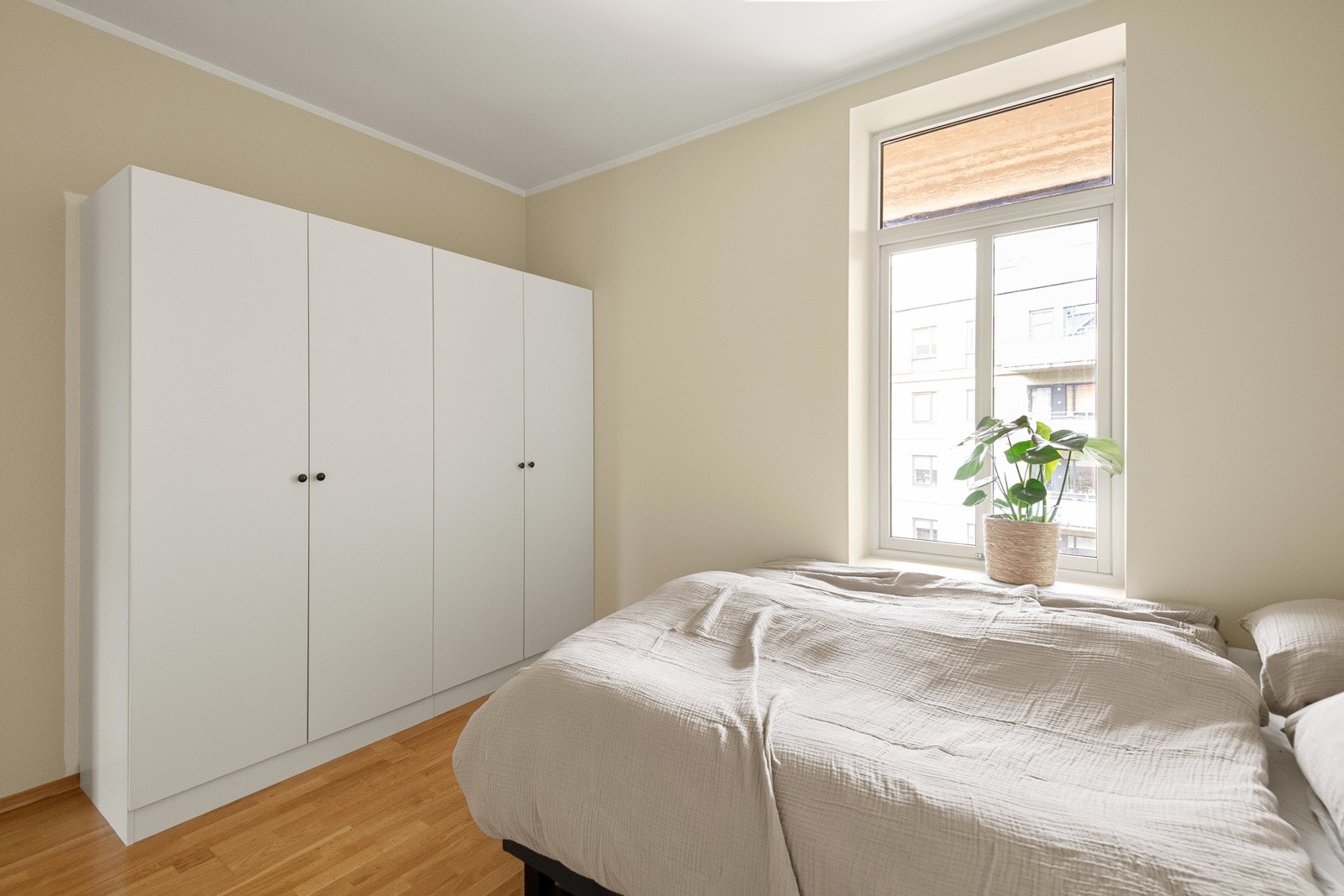 Garderobeskapene blir med i salget. Galleribilde