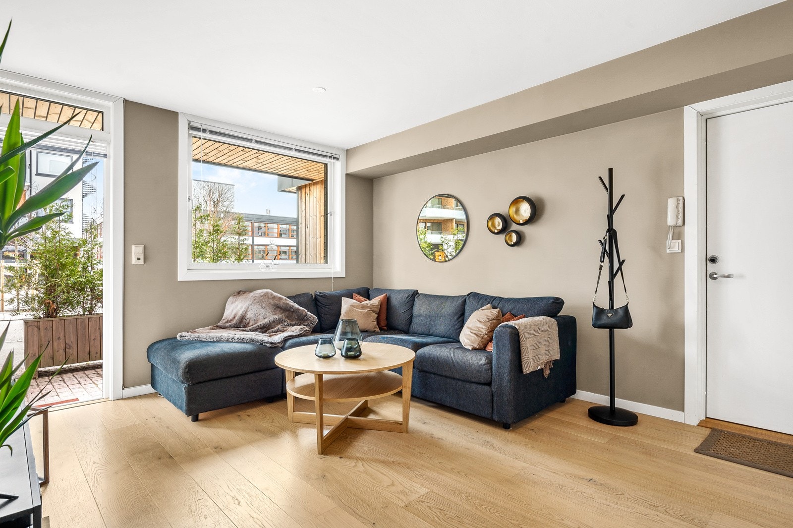 Velkommen til Hovserterveien 82B, presentert av Erik Høyem v/EIE eiendomsmegling avd. Røa. Galleribilde