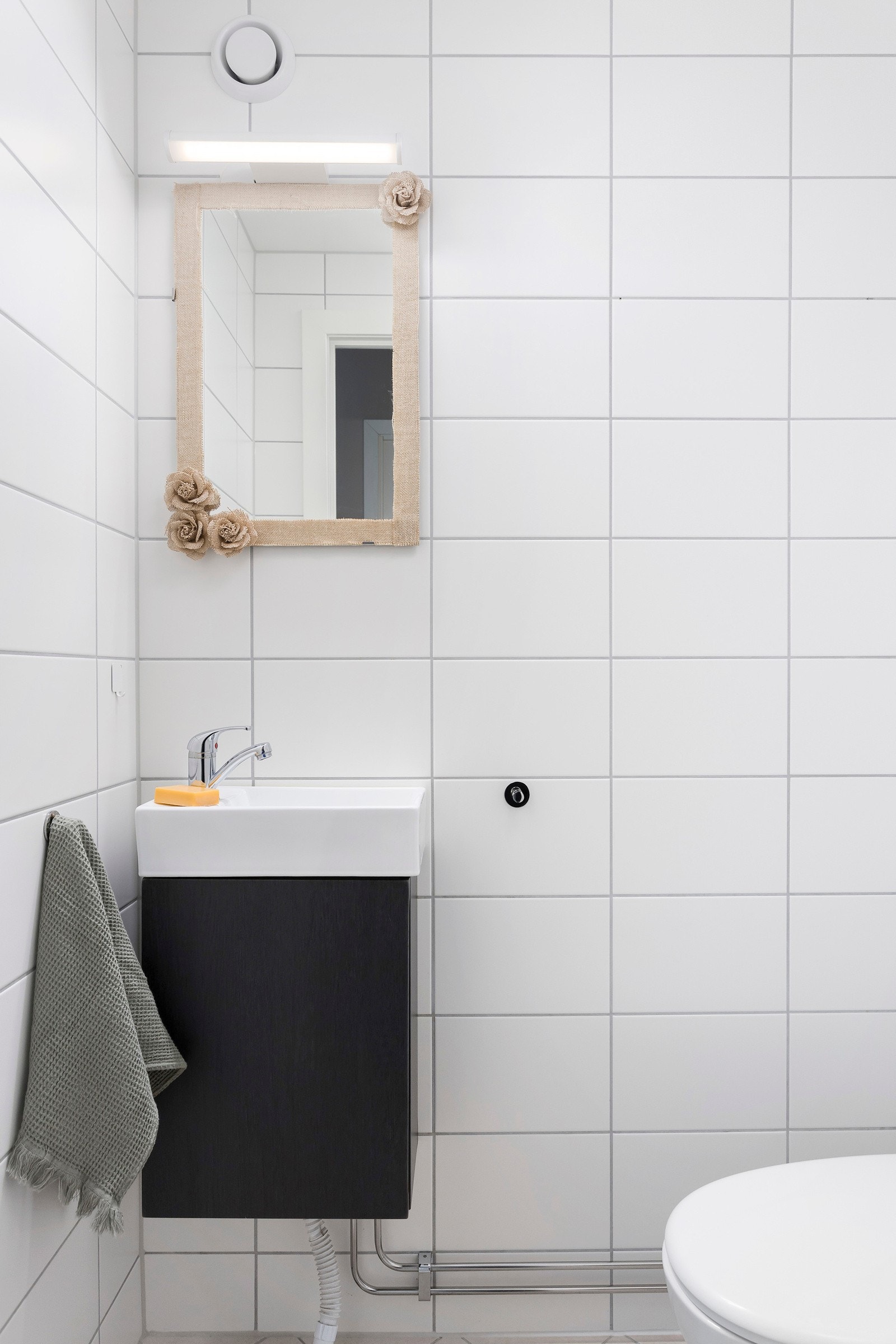 Meget praktisk separat toalettrom som gir maksimal utnyttelse av badet Galleribilde