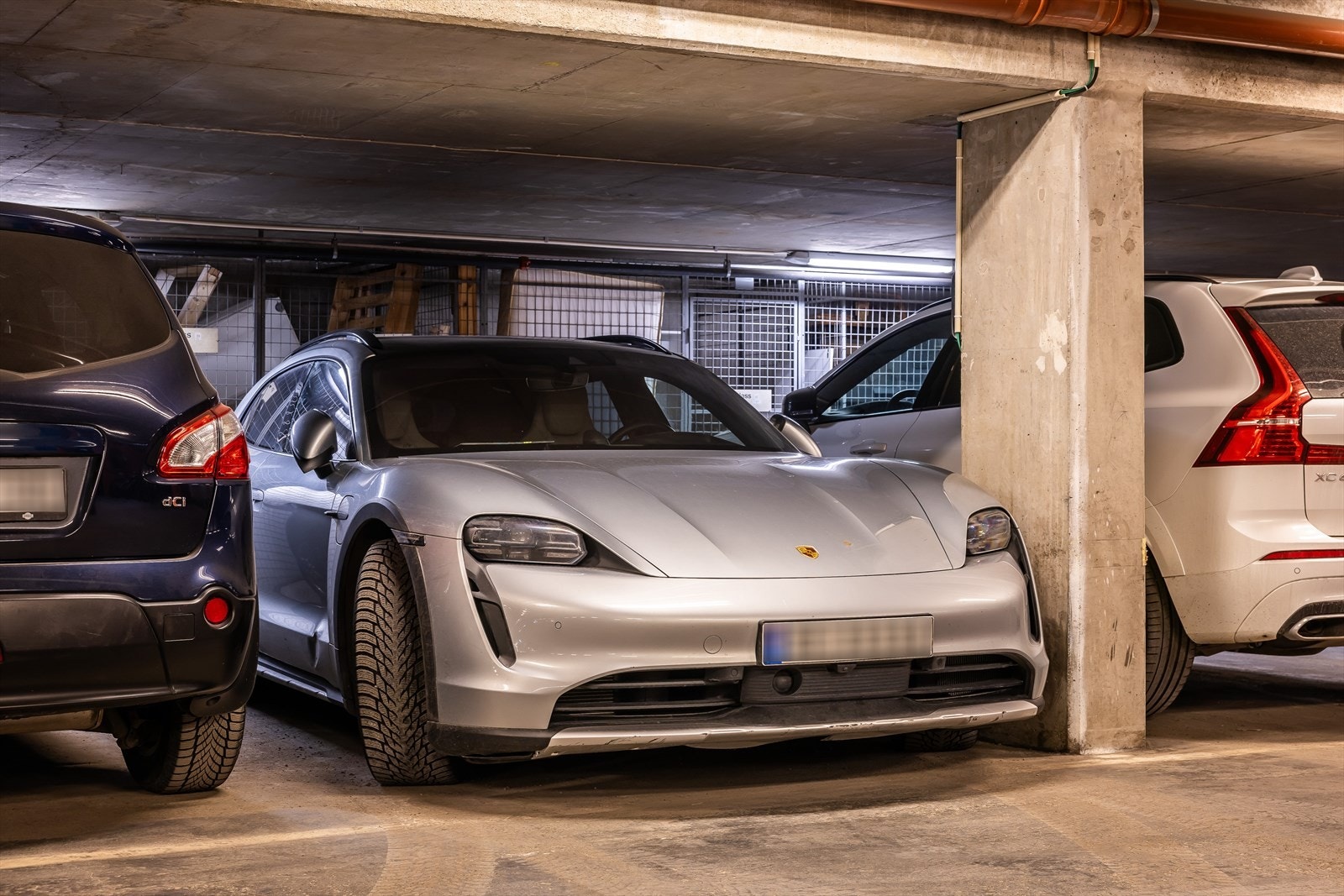 Garasjeplass med el-bil lader medfølger leiligheten. Bod i bakkant Galleribilde