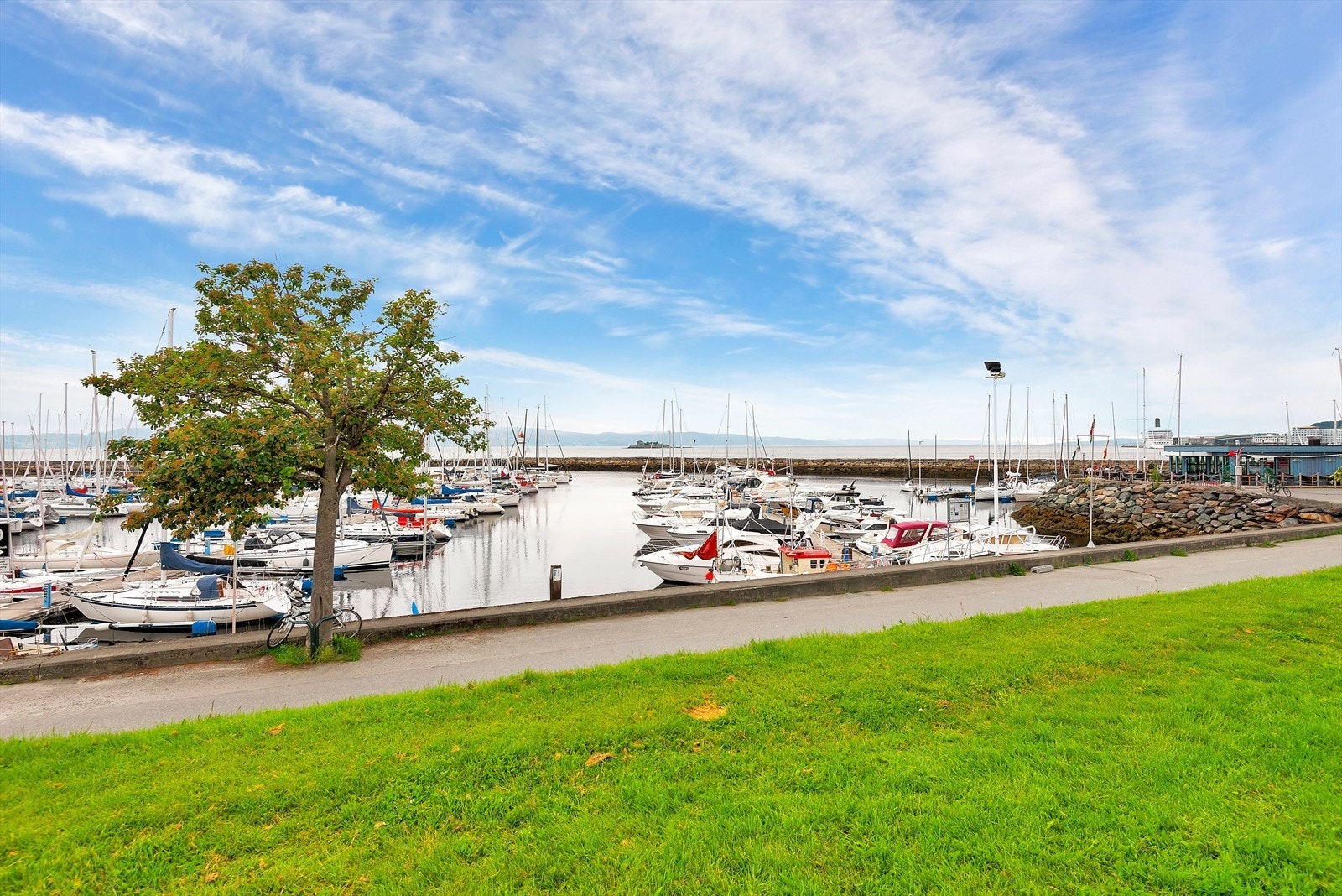 Vakre Skansen ligger også like ved leiligheten. Her kan du nyte flotte parkområder og et yrende båtliv om sommeren. Galleribilde