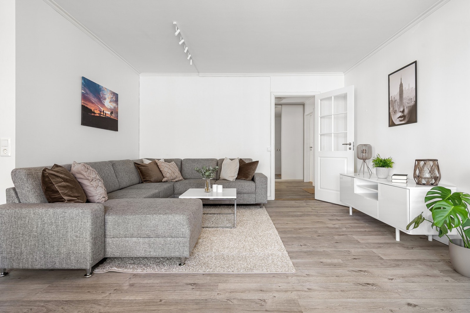 En pen og stor 4-roms leilighet med svært skjermet beliggenhet i feltet! Galleribilde