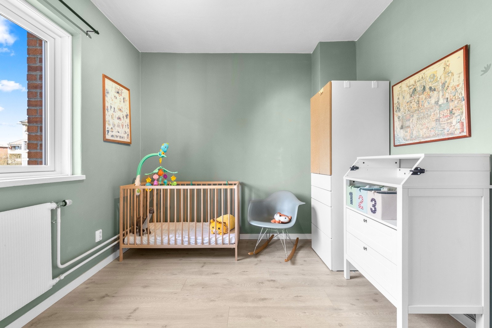 Dette rommer passer utmerket som f.eks barnerom, gjesterom og/eller kontor. Galleribilde