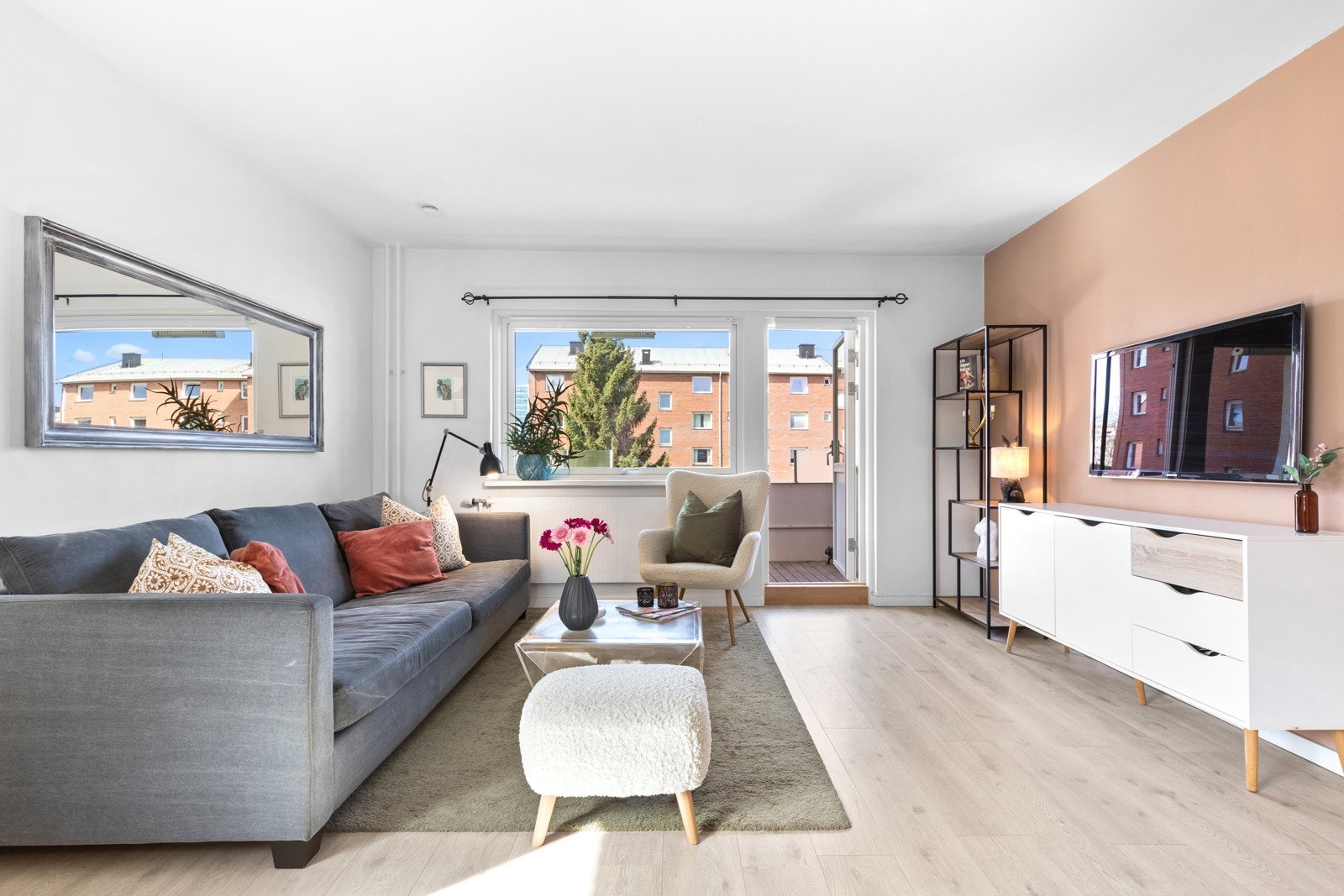 Velkommen til Karl Staaffs vei 24! Presentert av Privatmeglere Marius Semmerud Berg og Fridtjof Sparbo. Galleribilde