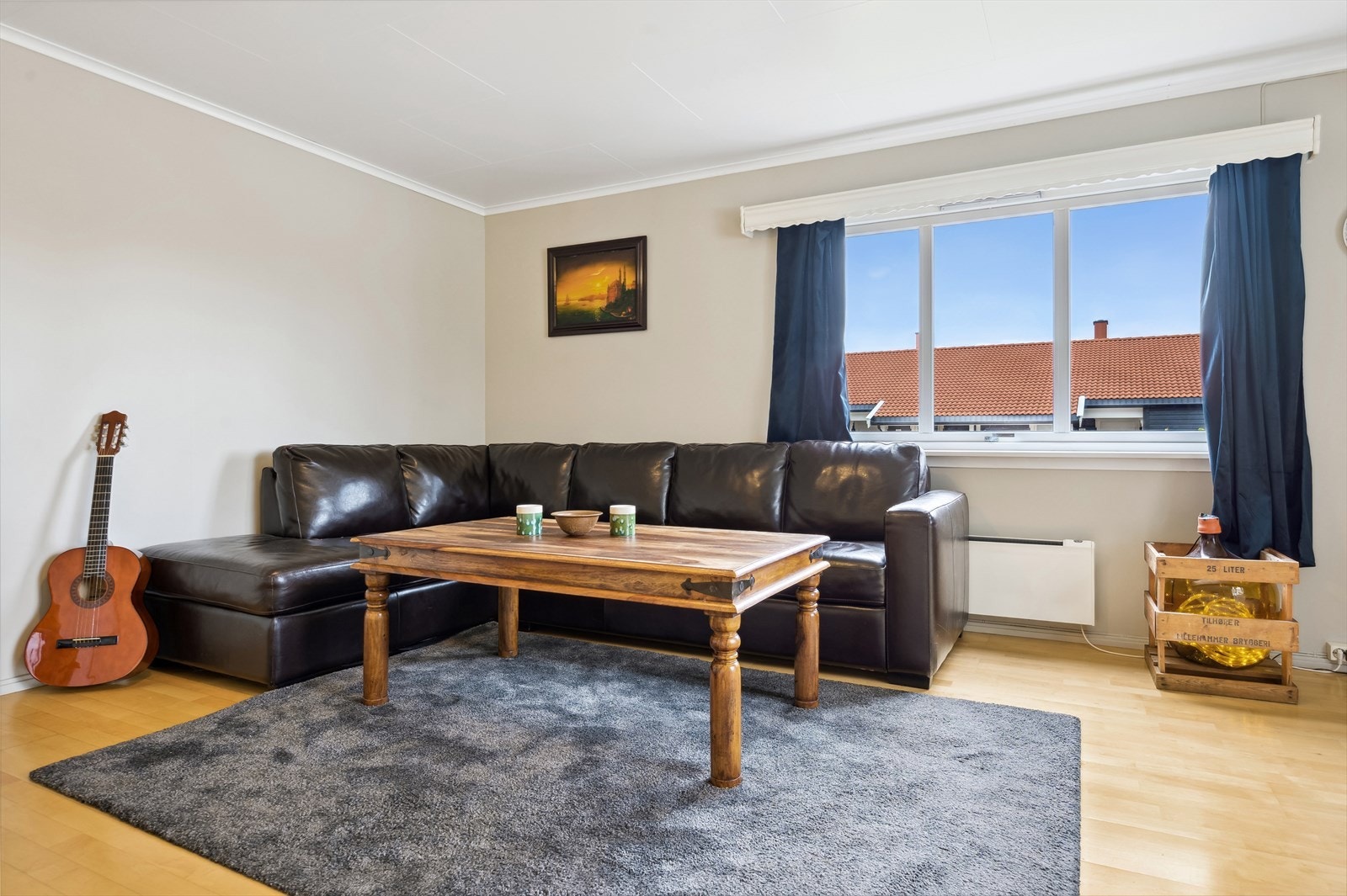 Leiligheten er vedlikeholdt opp igjennom, men har allikevel behov for oppgraderinger og moderniseringer. Galleribilde