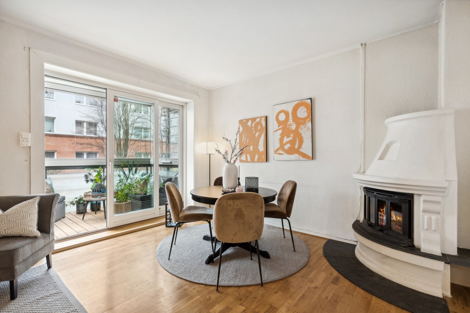 Stor fin skyvedør med adkomst til balkong. Galleribilde