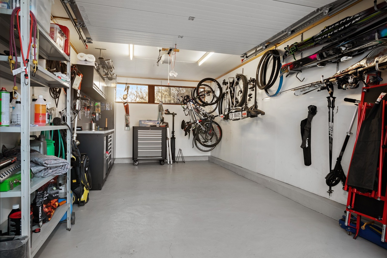 Garasje. Galleribilde