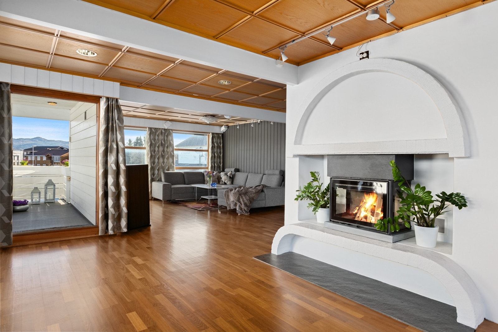 Stuen utgjør 63 kvm og har utgang til stor og solrik veranda. Galleribilde