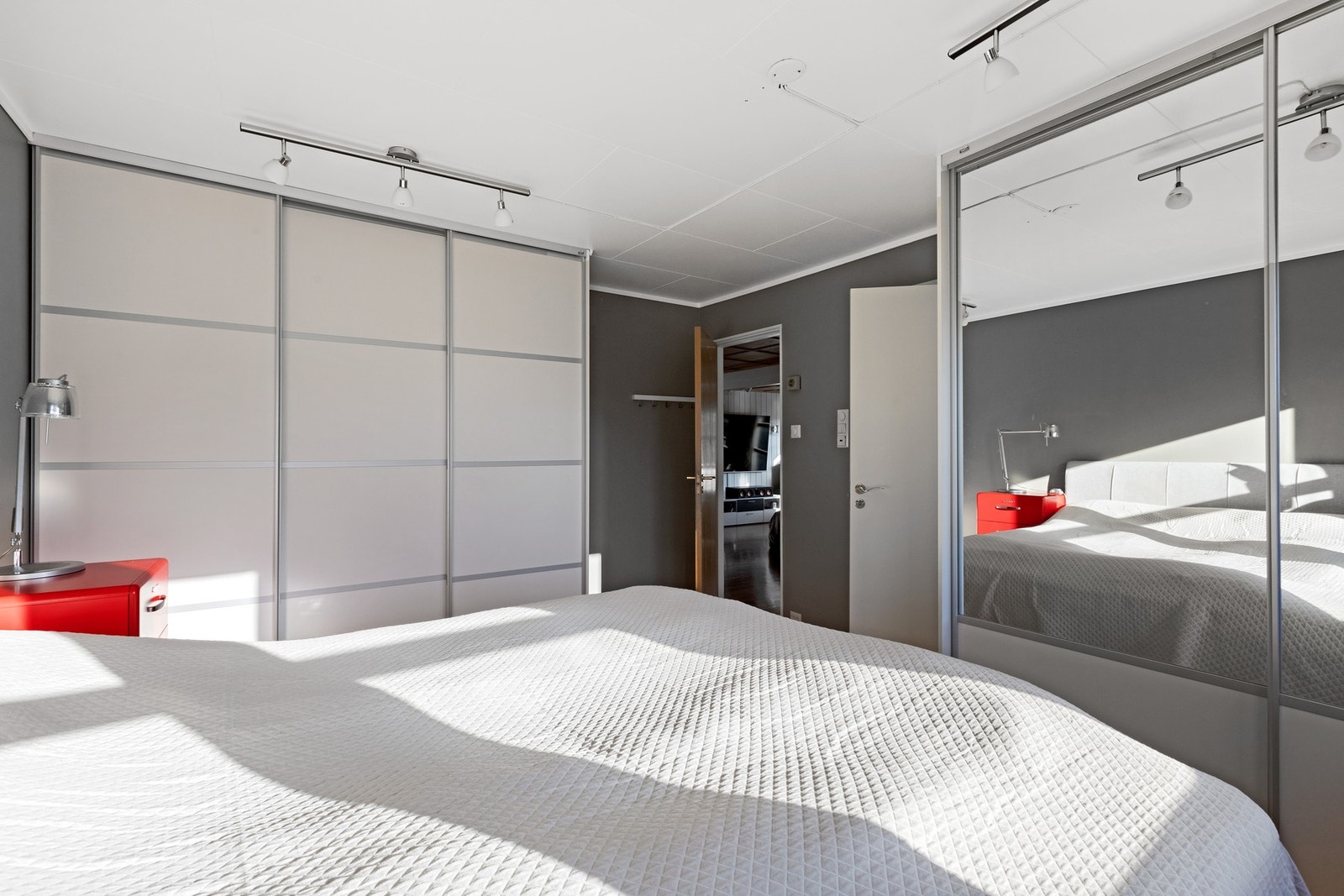 Soverommet har også direkte adkomst til badet i 2. etasje. Galleribilde