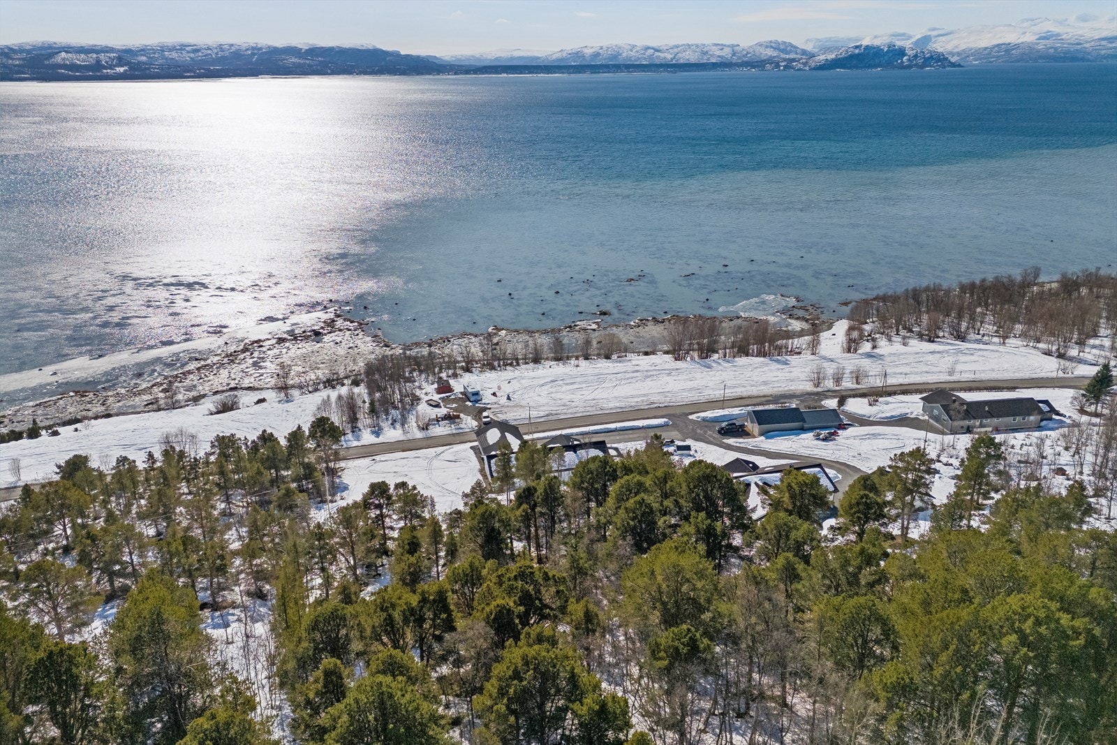 Fritidstomt med naturskjønn beliggenhet i Russeluft. Galleribilde