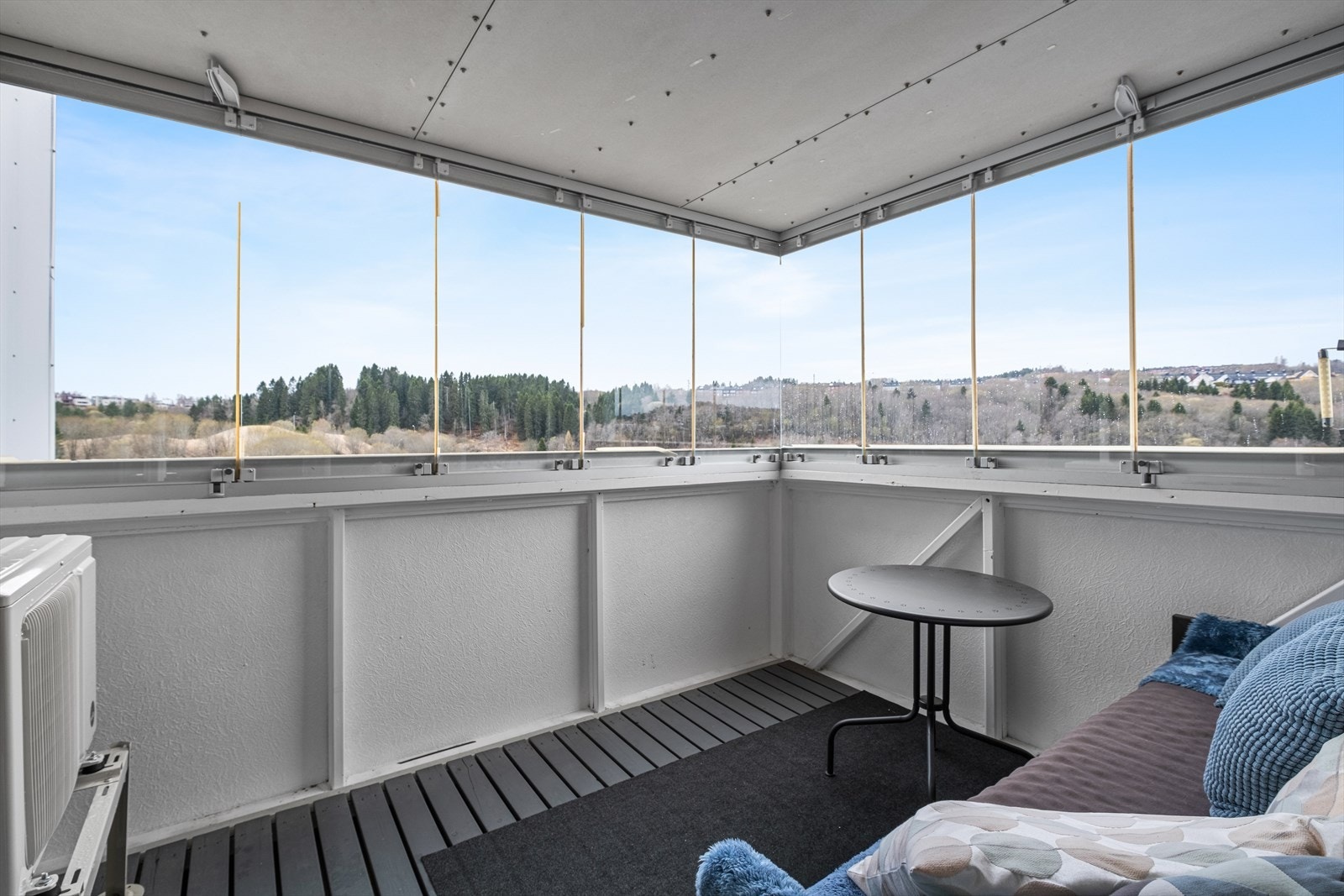 Innglasset veranda med utgang fra stue Galleribilde