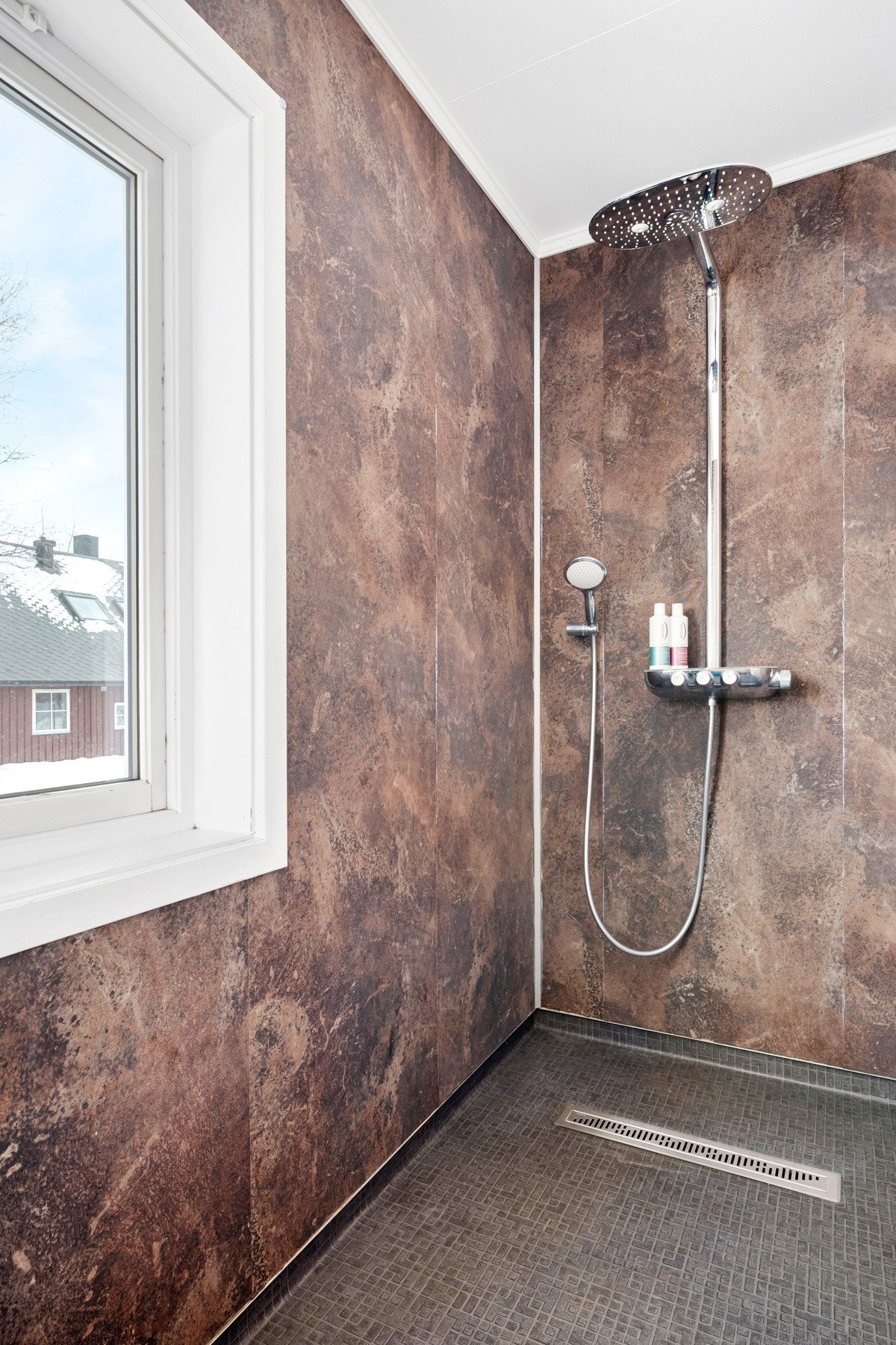 Dusjrom Galleribilde