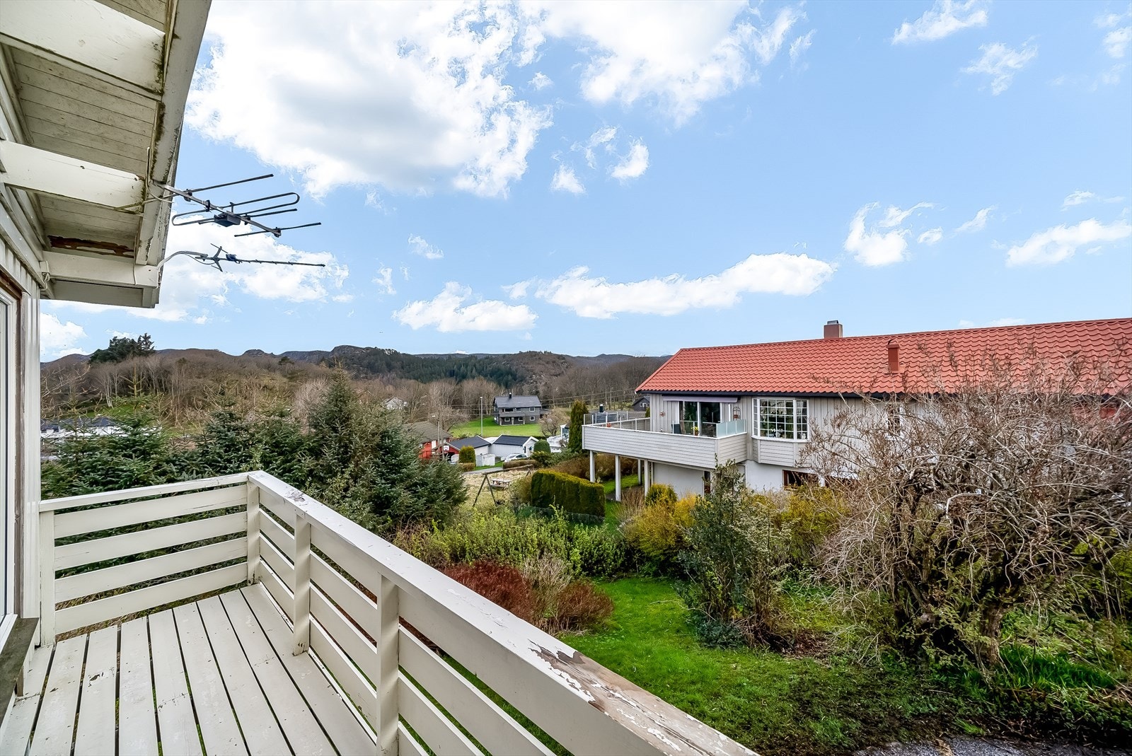 Utsikt fra terrassen ved stua. Galleribilde