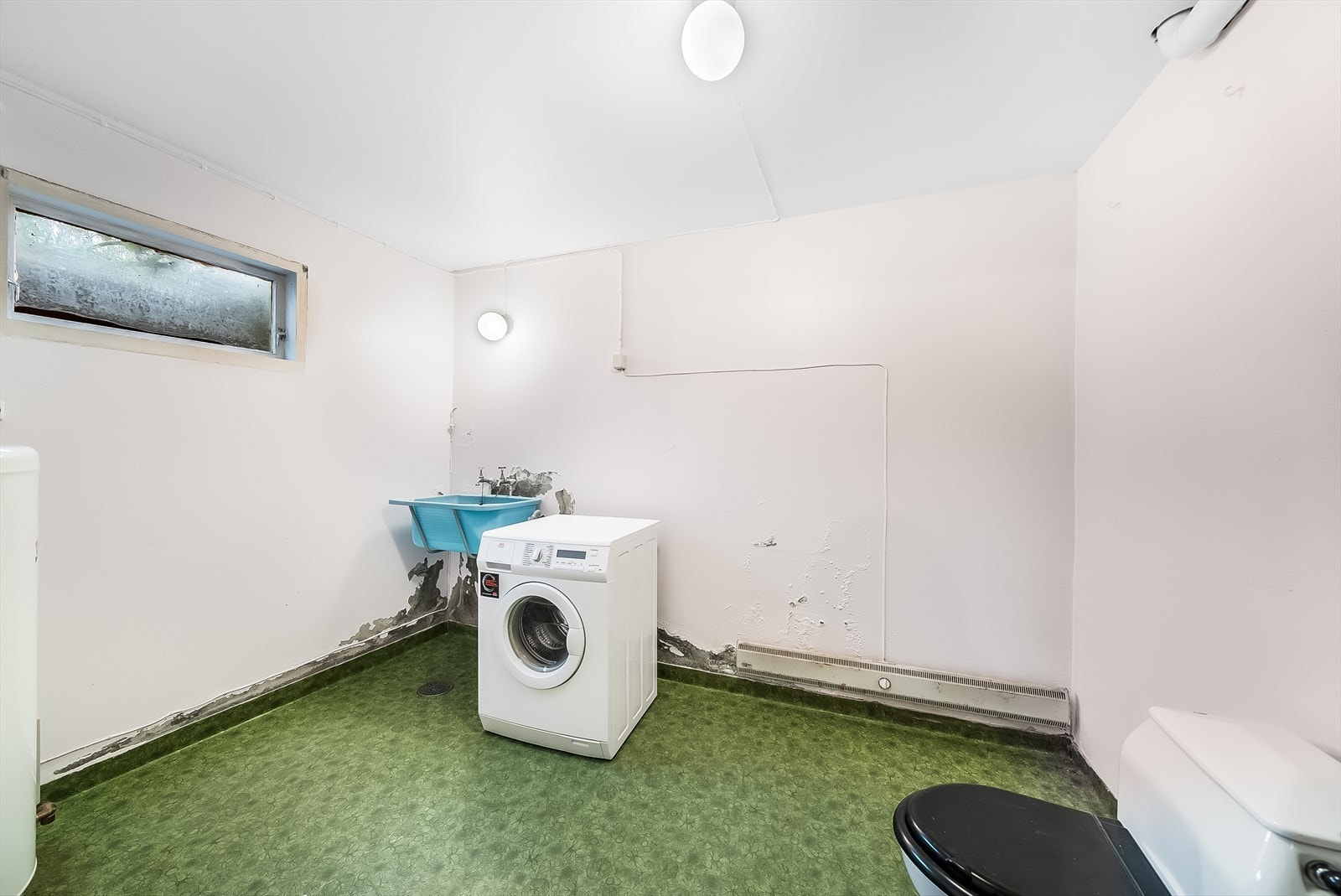 Vaskerom i kjelleren. Galleribilde