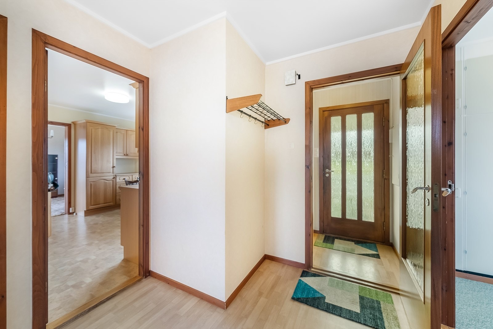 Inngangsparti med avkledningsplass. Galleribilde