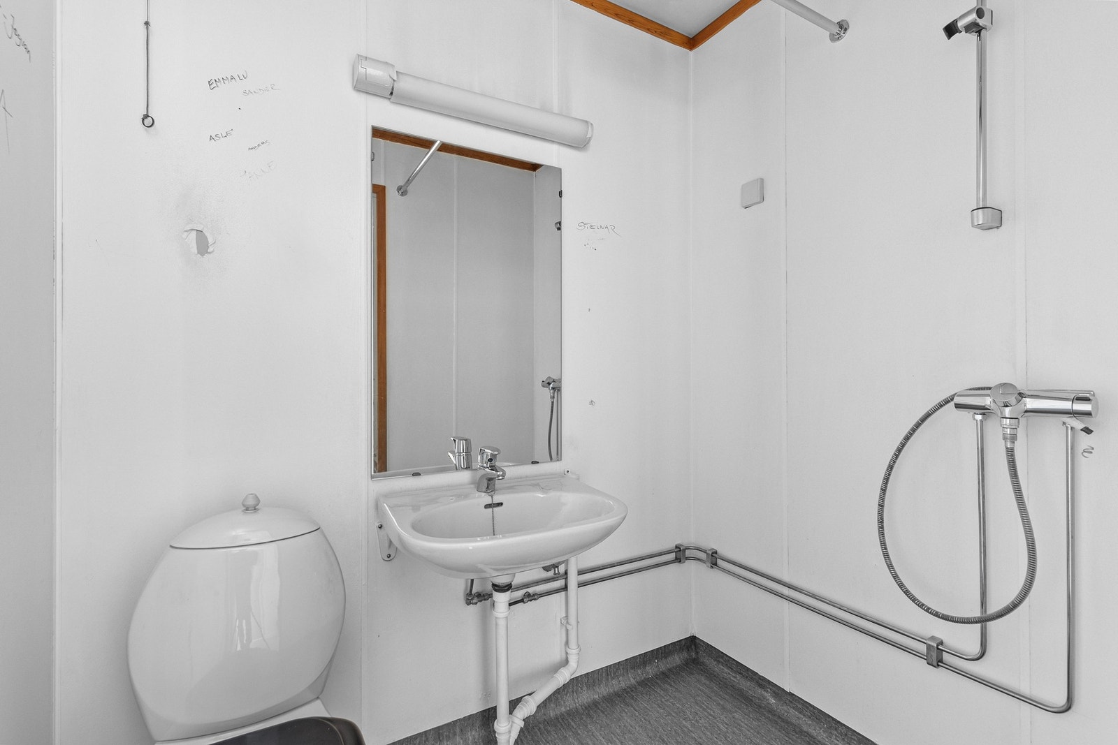 Badet er på 2,4 kvm. Galleribilde