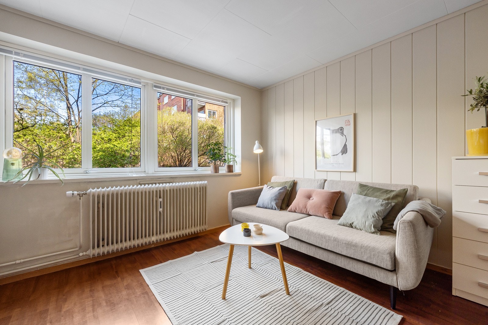 Varmtvann og oppvarming via radiator (tilknyttet fjernvarme) inngår i fellesutgiftene. Dette bidrar til lavere og mer forutsigbare strømregninger. Galleribilde