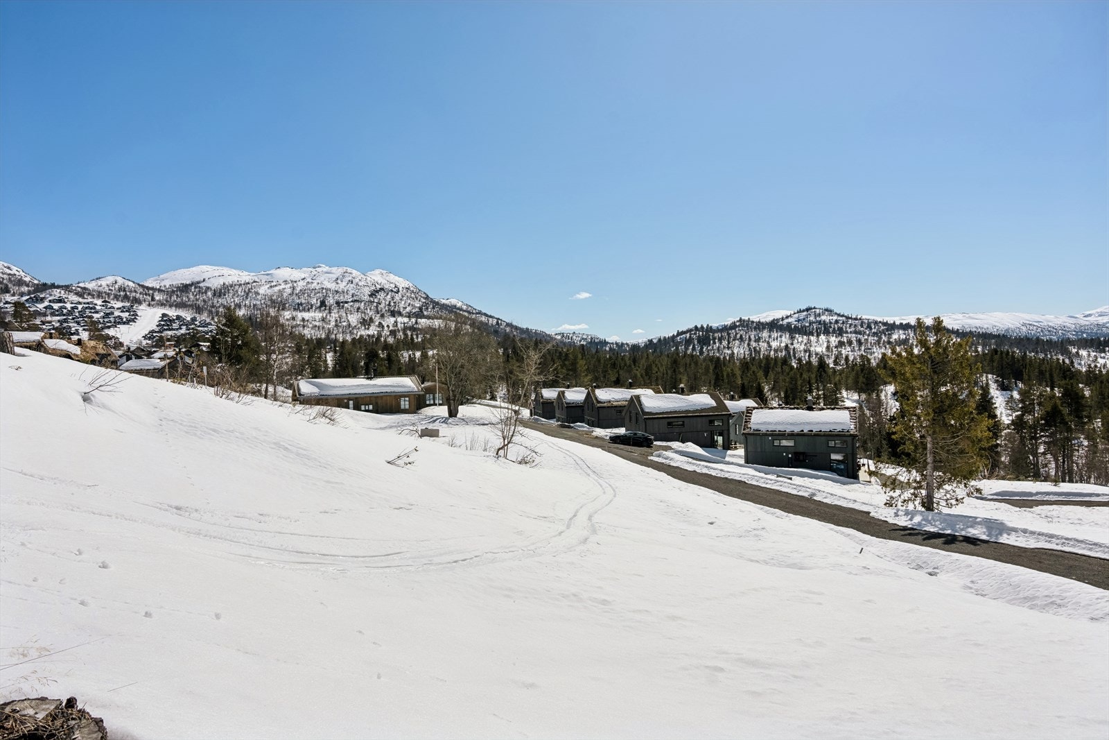Beliggende i et stille og rolig område, gir denne tomten en etterlengtet følelse av fred og avslapning. Galleribilde