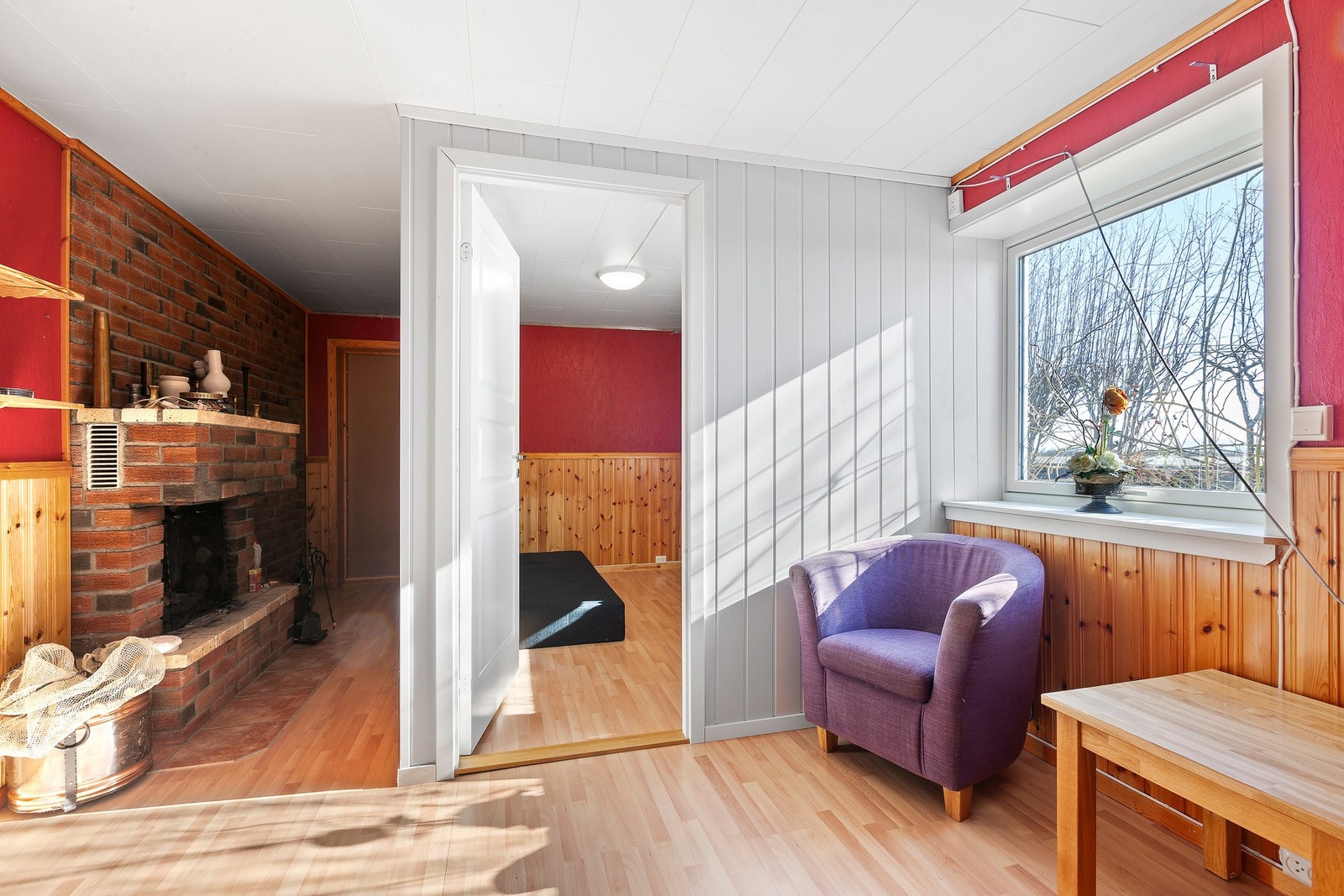 Romslig kjellerstue. For ungdommen i huset eller når gjester kommer på besøk Galleribilde