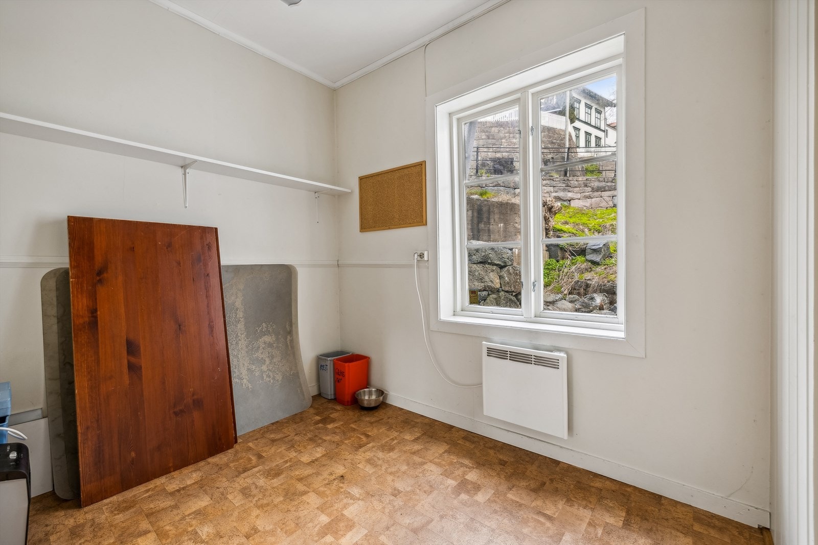 Rom i første etasje tilknyttet butikk/næringsdel. Galleribilde