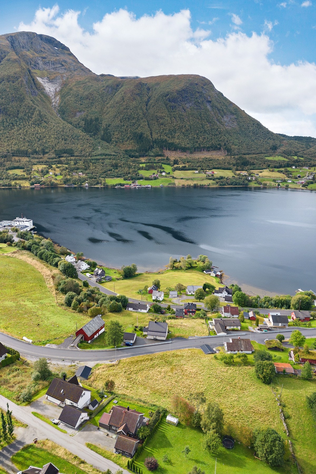 Området er regulert til småhusbebyggelse med inntil to boenheter. På området er det avsatt fem boligtomter og to lekeplasser. Galleribilde