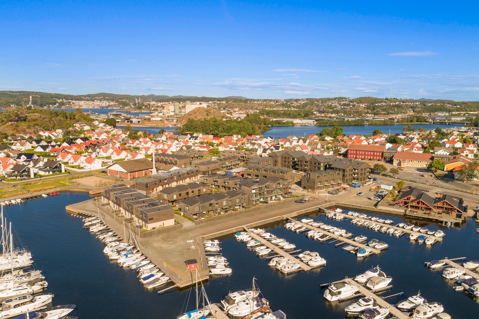 Her bor du øst for Larviksfjorden som gir et godt utgangspunkt for en solrik beliggenhet med kveldssol. Galleribilde