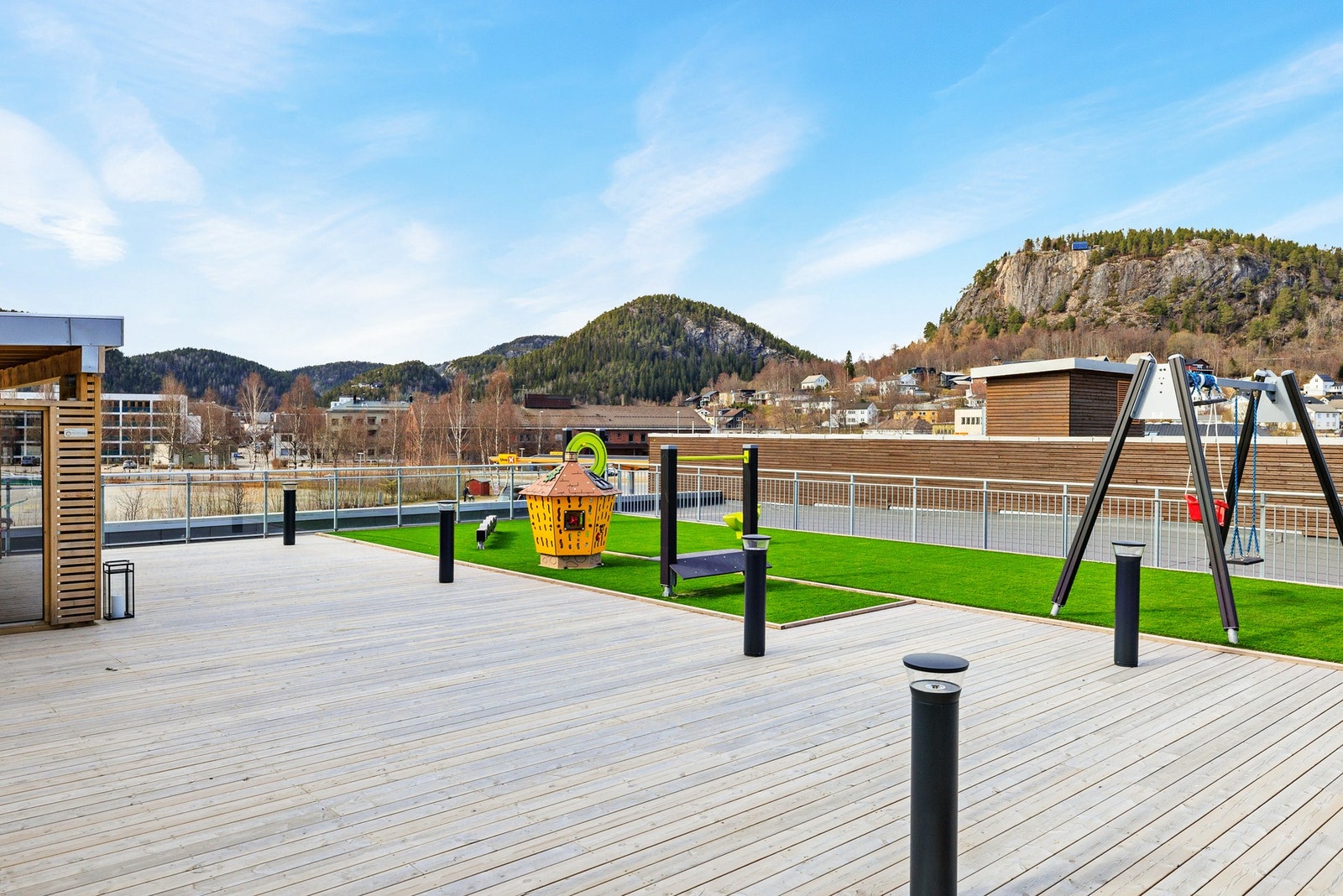 Pent opparbeidet felles uteområde med gode solforhold Galleribilde