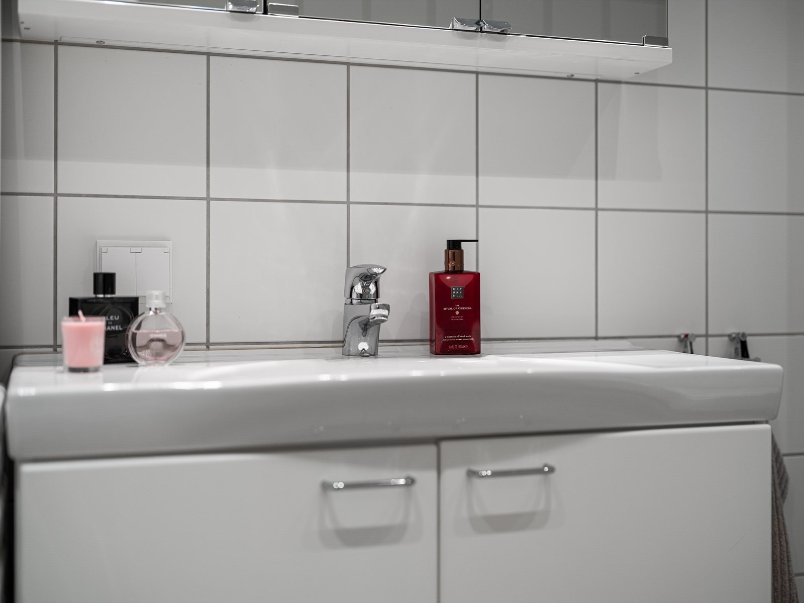 God oppbevaring i både seksjon og speilskap. Galleribilde