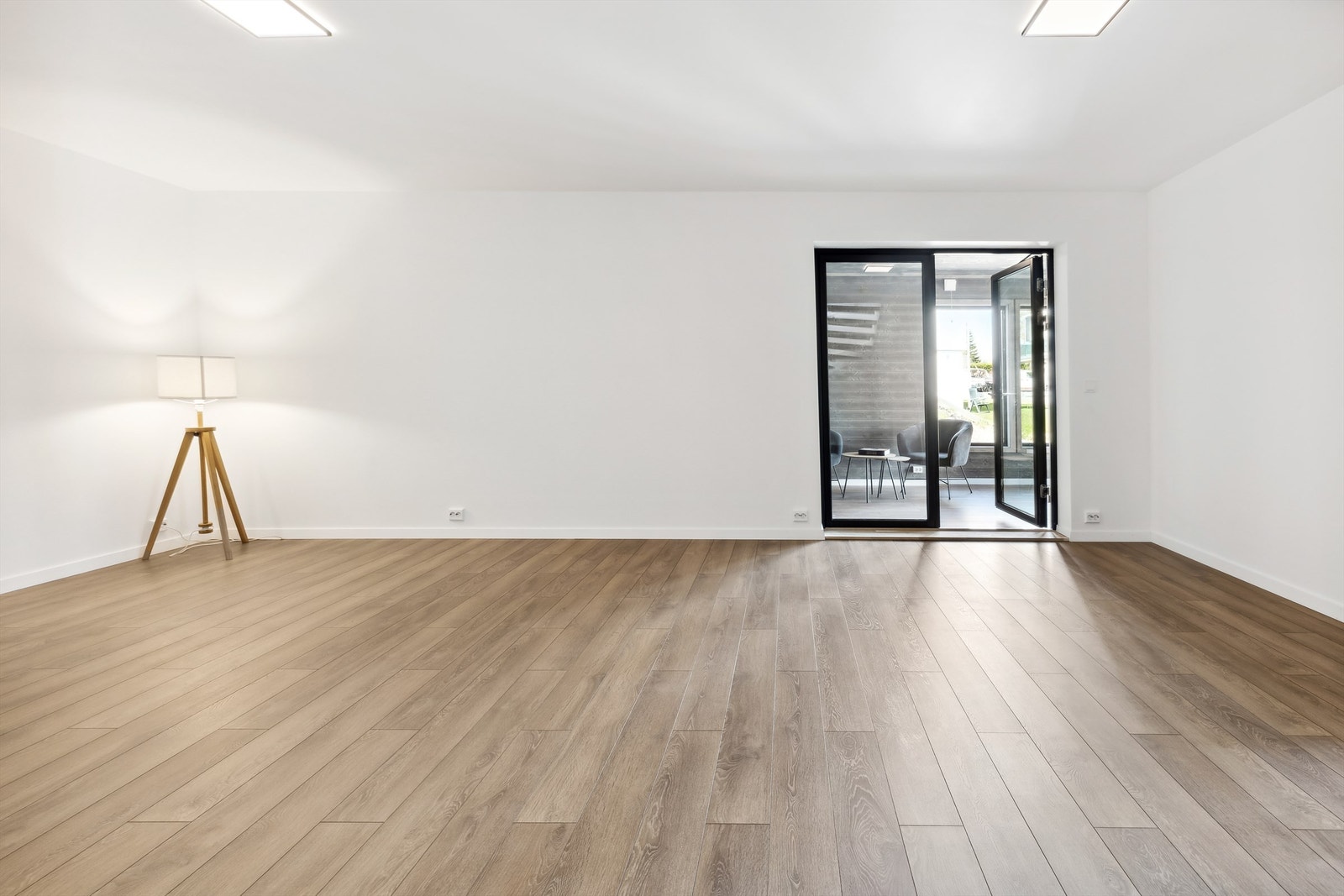Stue underetasje med gulvvarme Galleribilde