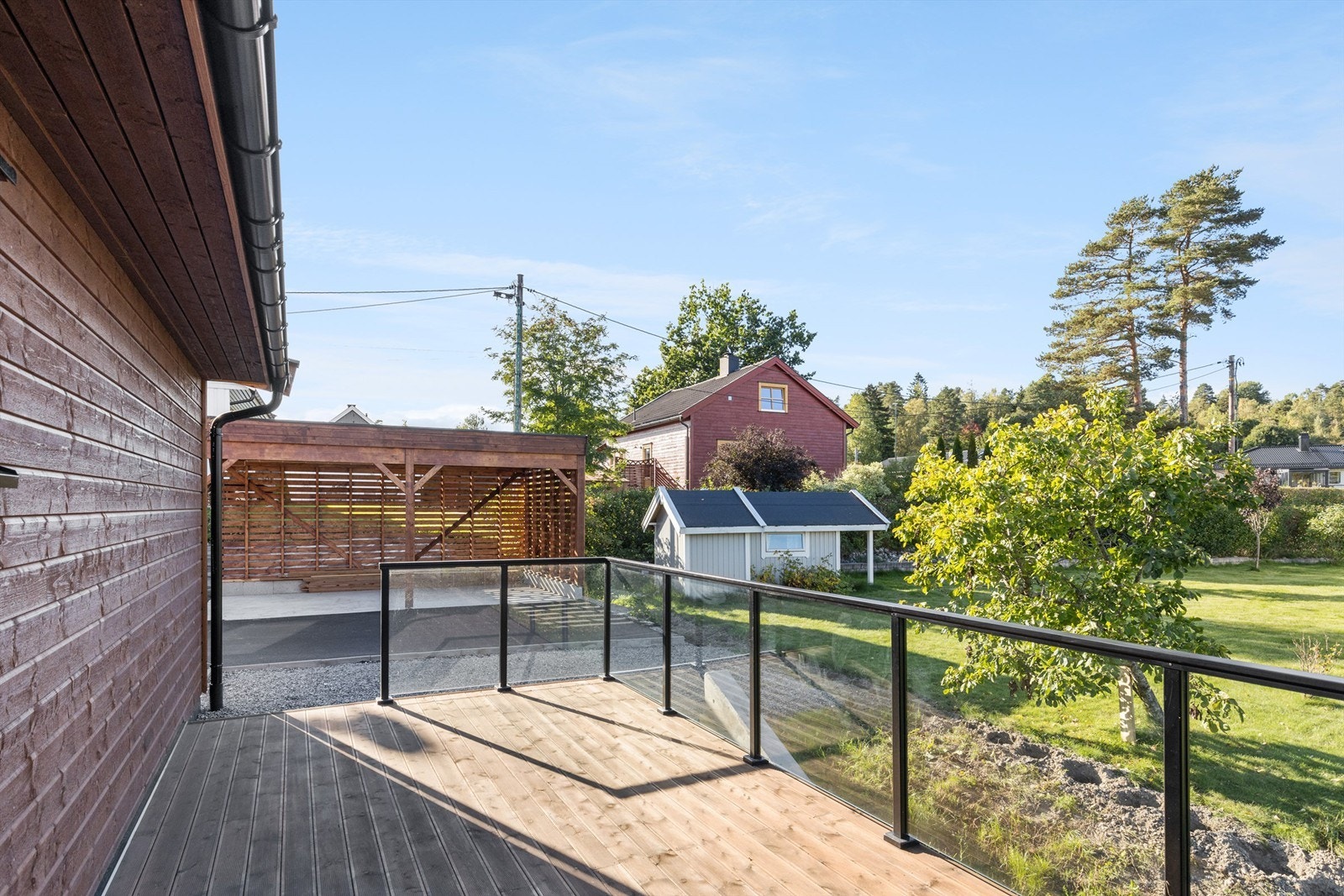 Terrasse med gode solforhold Galleribilde