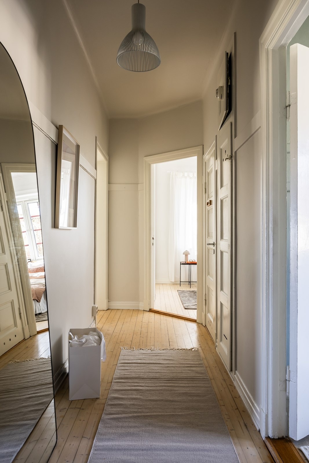 Hall med inngang til alle øvrige rom Galleribilde