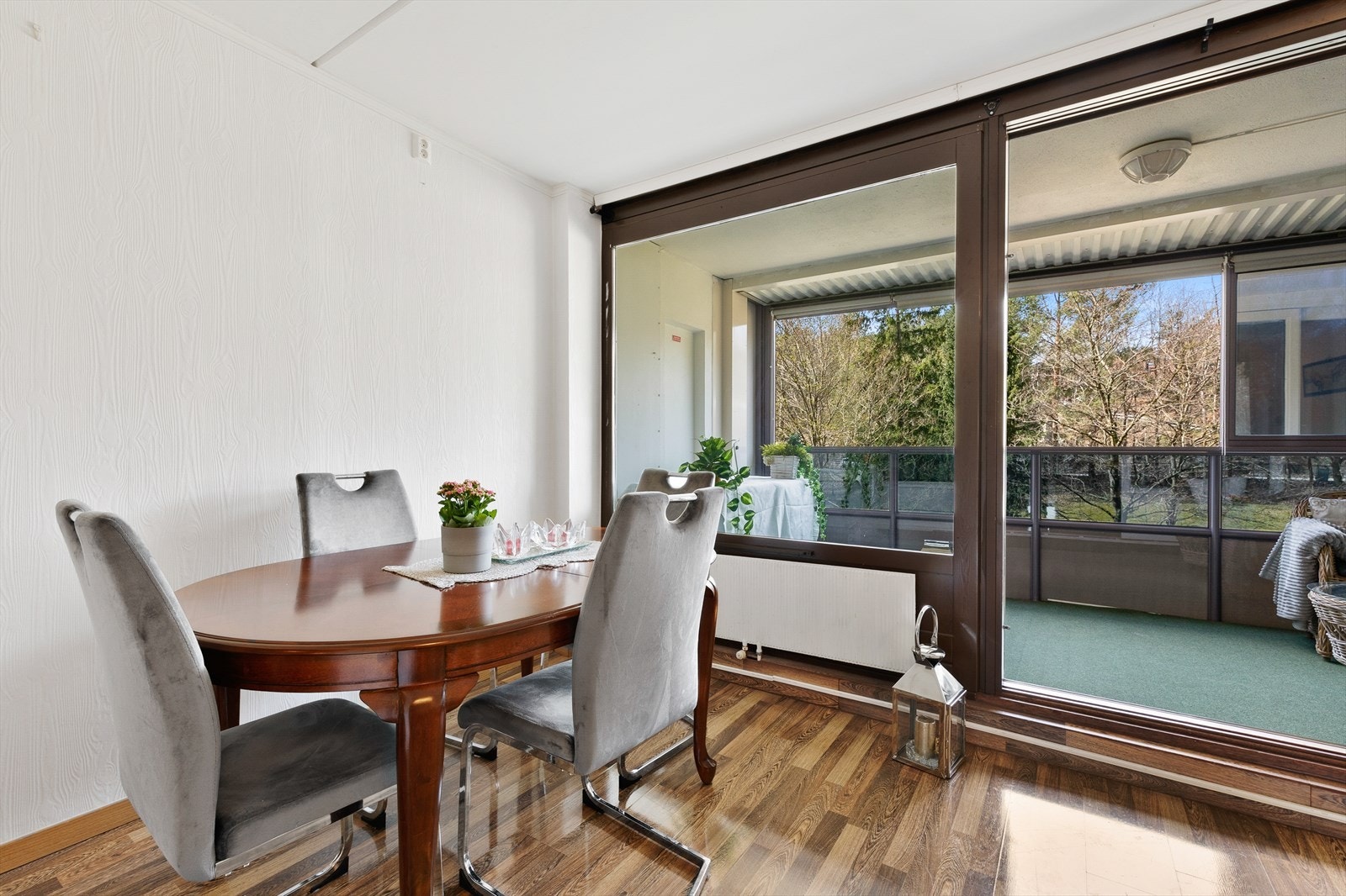 Her blir det et naturlig samlingspunkt for familien og selskapet. Galleribilde