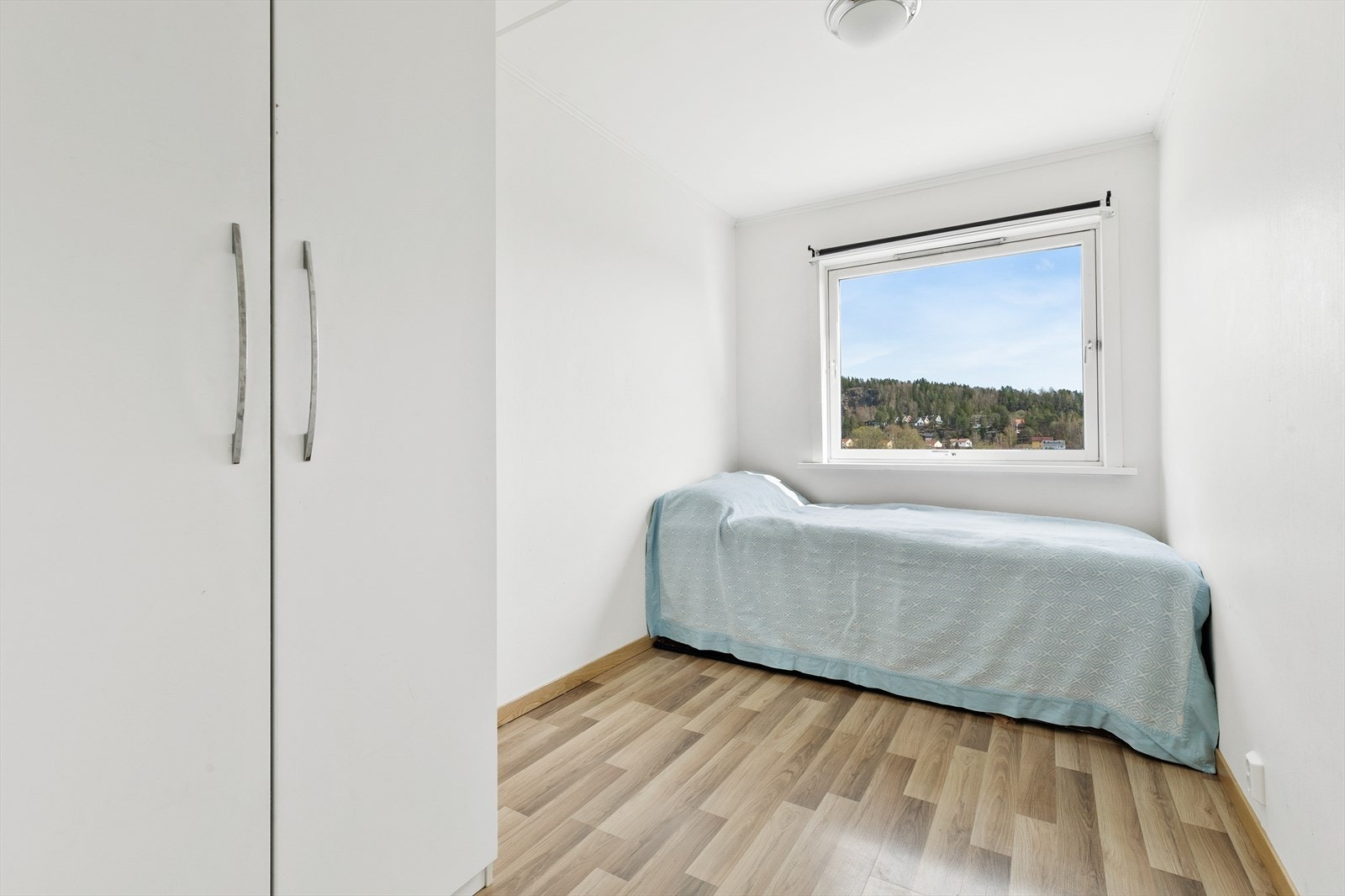 Soverom 3 er lunt og godt og har plass til seng og garderobeskap. Galleribilde