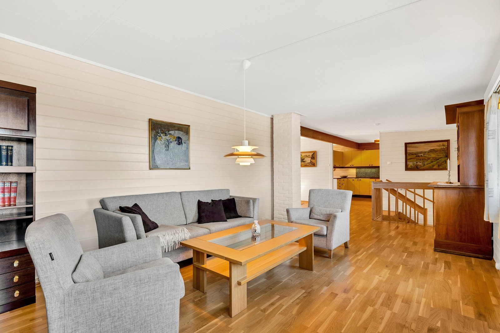 Det er pipeløp i boligen med mulighet for å installere vedovn. Galleribilde