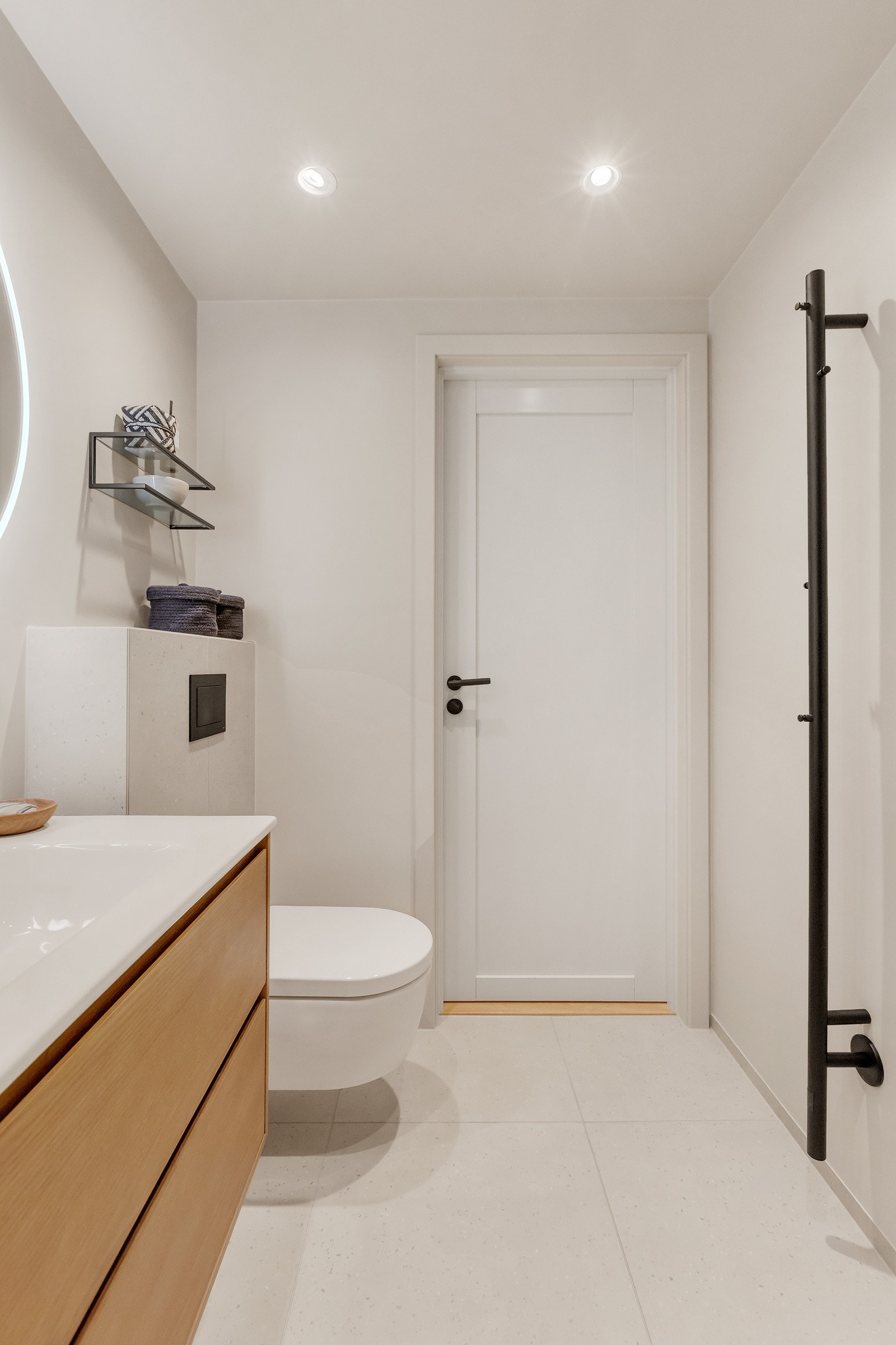 Badet ble fullført mot slutten av 2023 og har elektrisk gulvvarme. Galleribilde