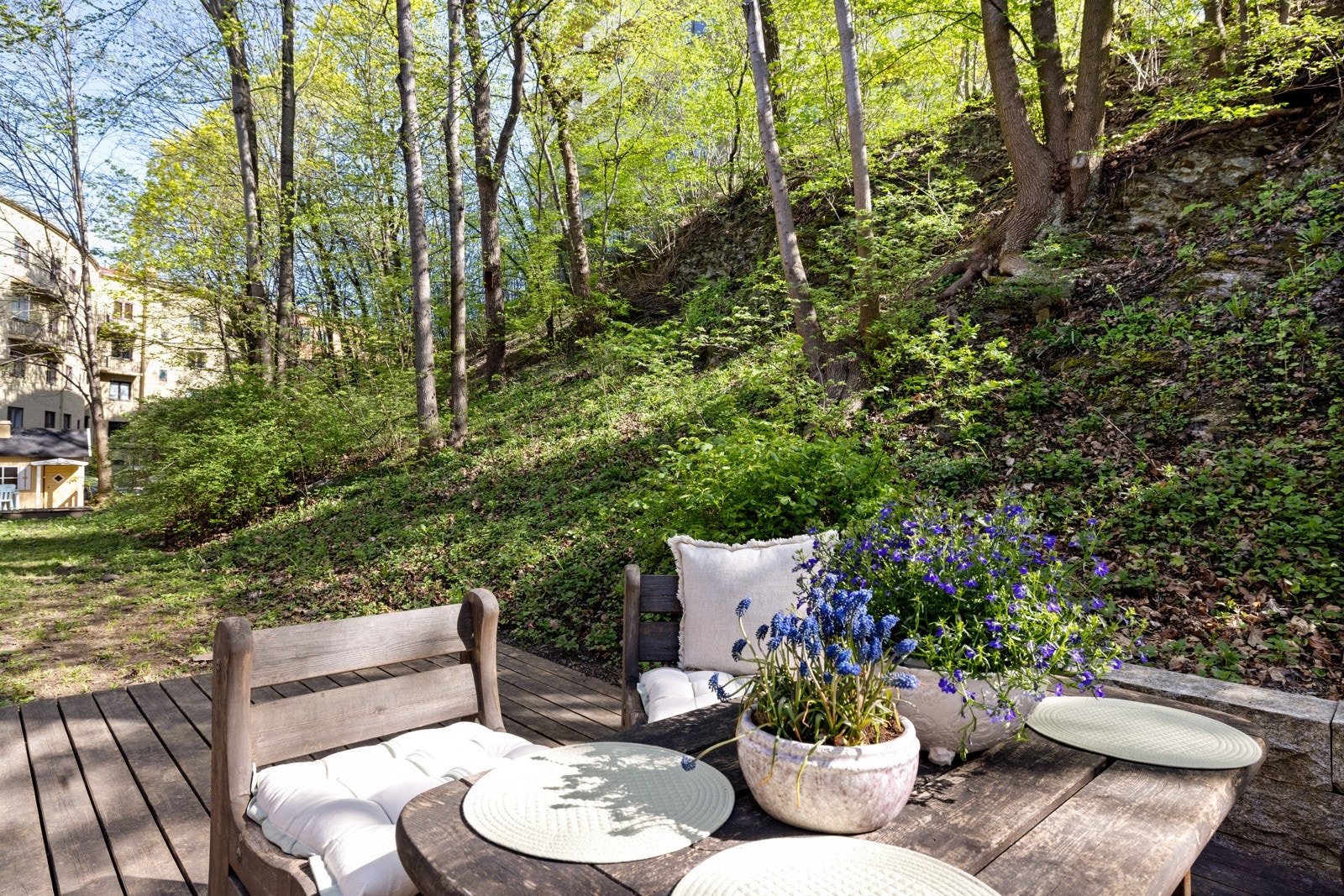 Her kan en hyggelig frokost nytes til sommersolen Galleribilde