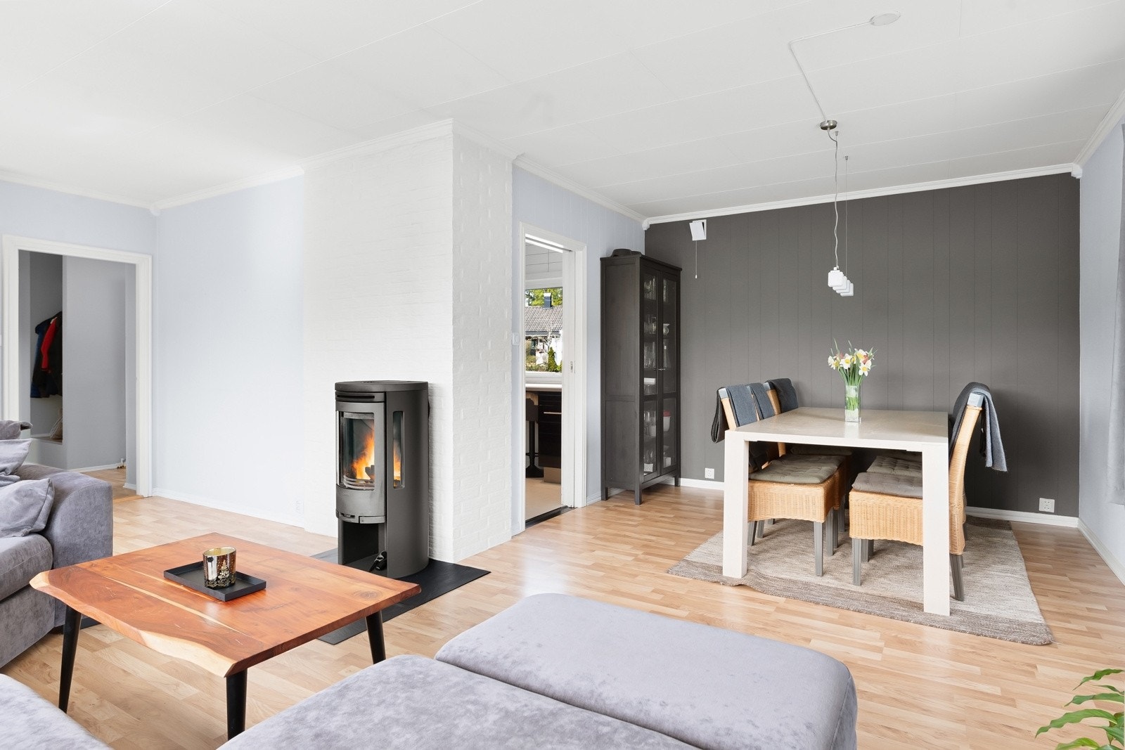 Spisestue i tilknytning til kjøkken Galleribilde