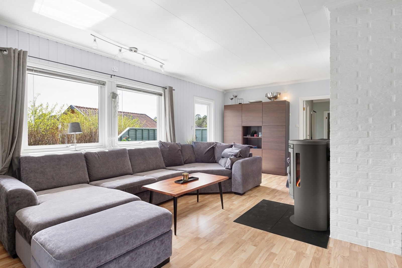 Godt med naturlig lys fra vindusflater Galleribilde