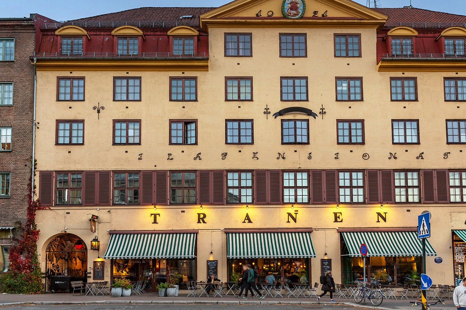 Den folkekjæreTranen restaurant Galleribilde