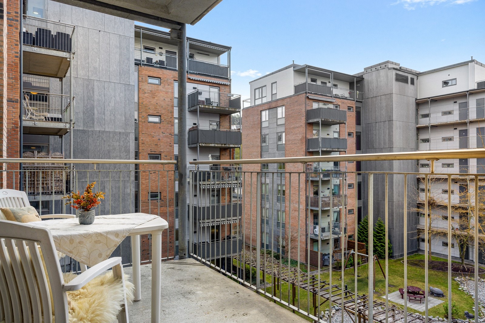 Hyggelig balkong på 8 kvm. Galleribilde