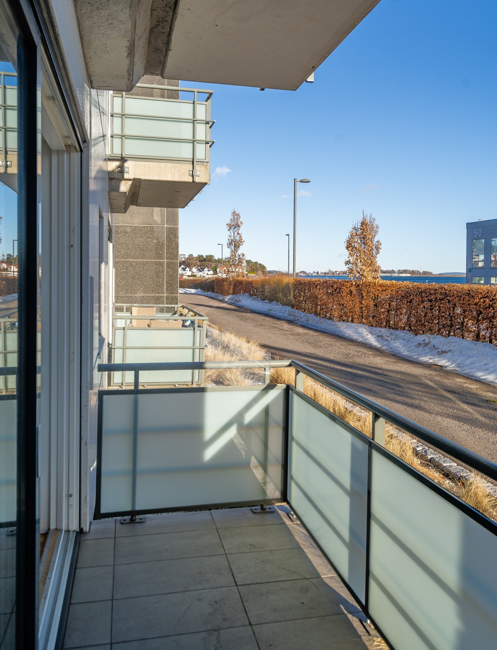 Her har du tøffelavstand til dagligvare, cafe, treningssenter mm Galleribilde
