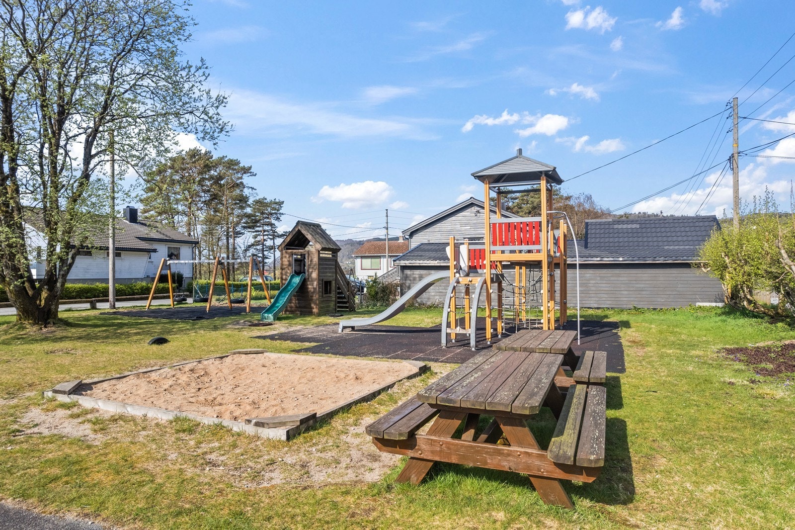 Lekeplass like ved. Galleribilde