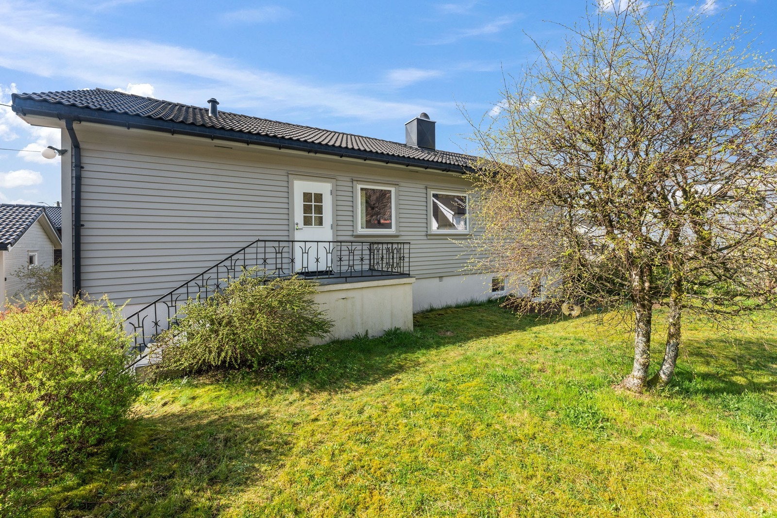 Inngang til hovedetasjen. Galleribilde