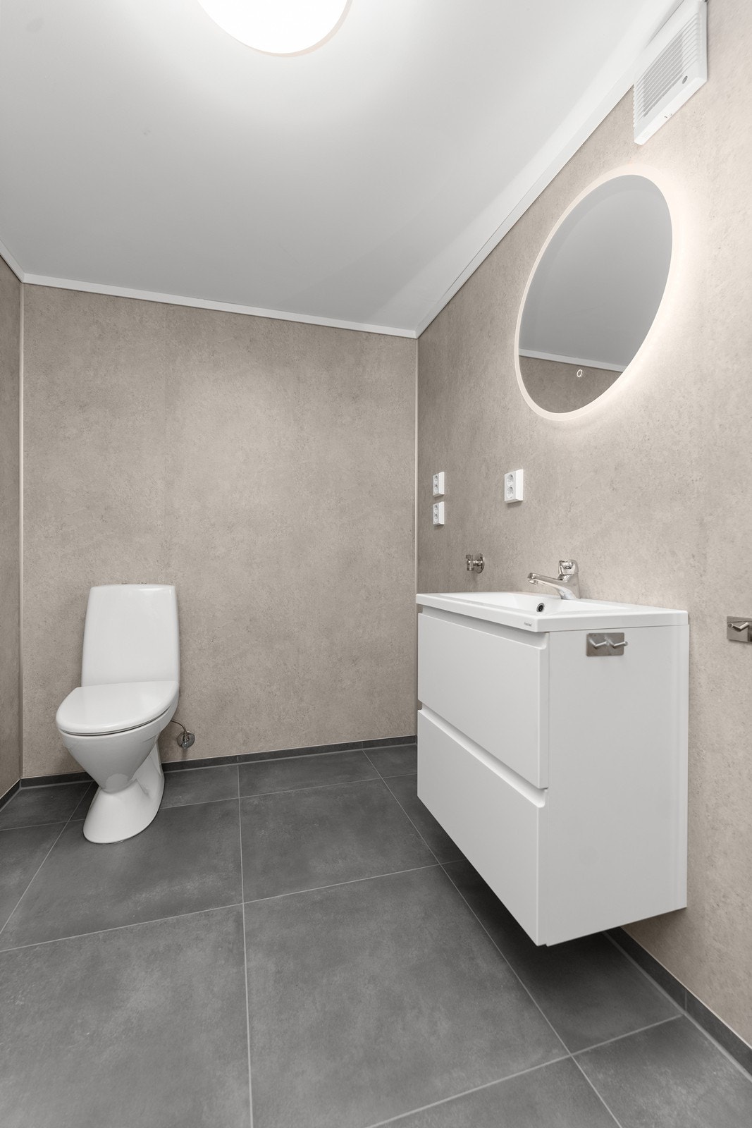 Flislagt gulv med varmekabler Galleribilde