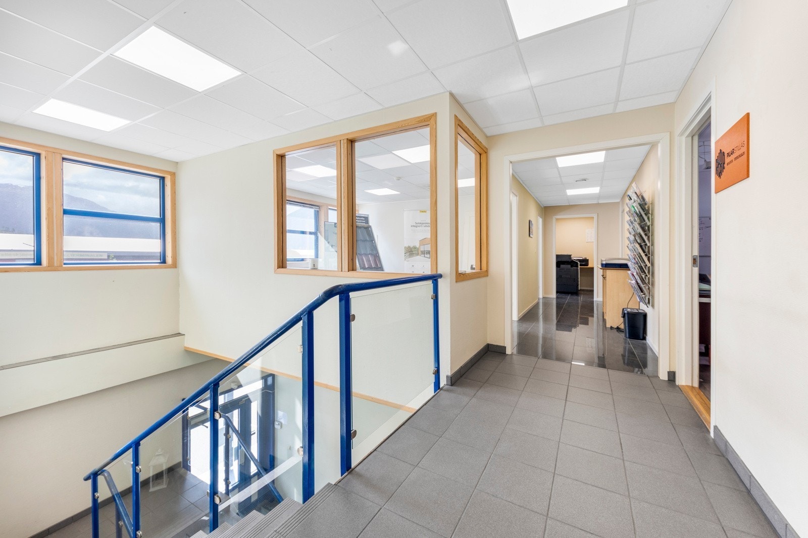 Trapprom og inngang til kontor m.m i 2.etg. Galleribilde