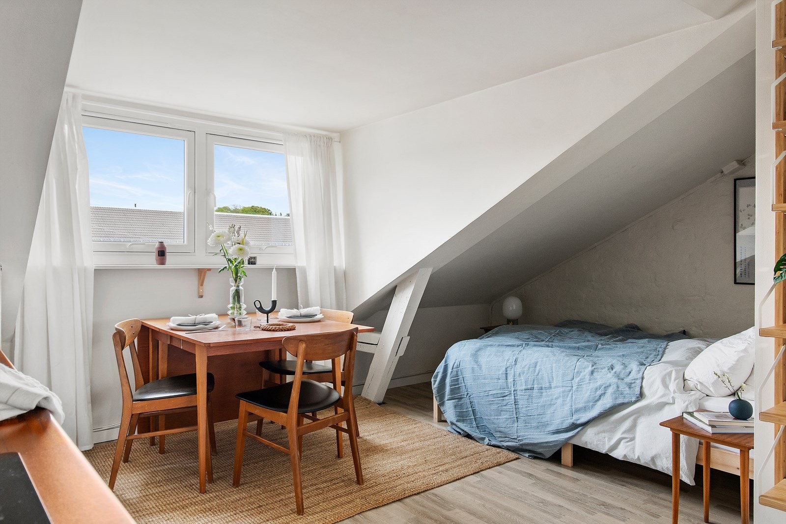 Leiligheten er gjennomgående med lys fra to himmeretninger. Galleribilde