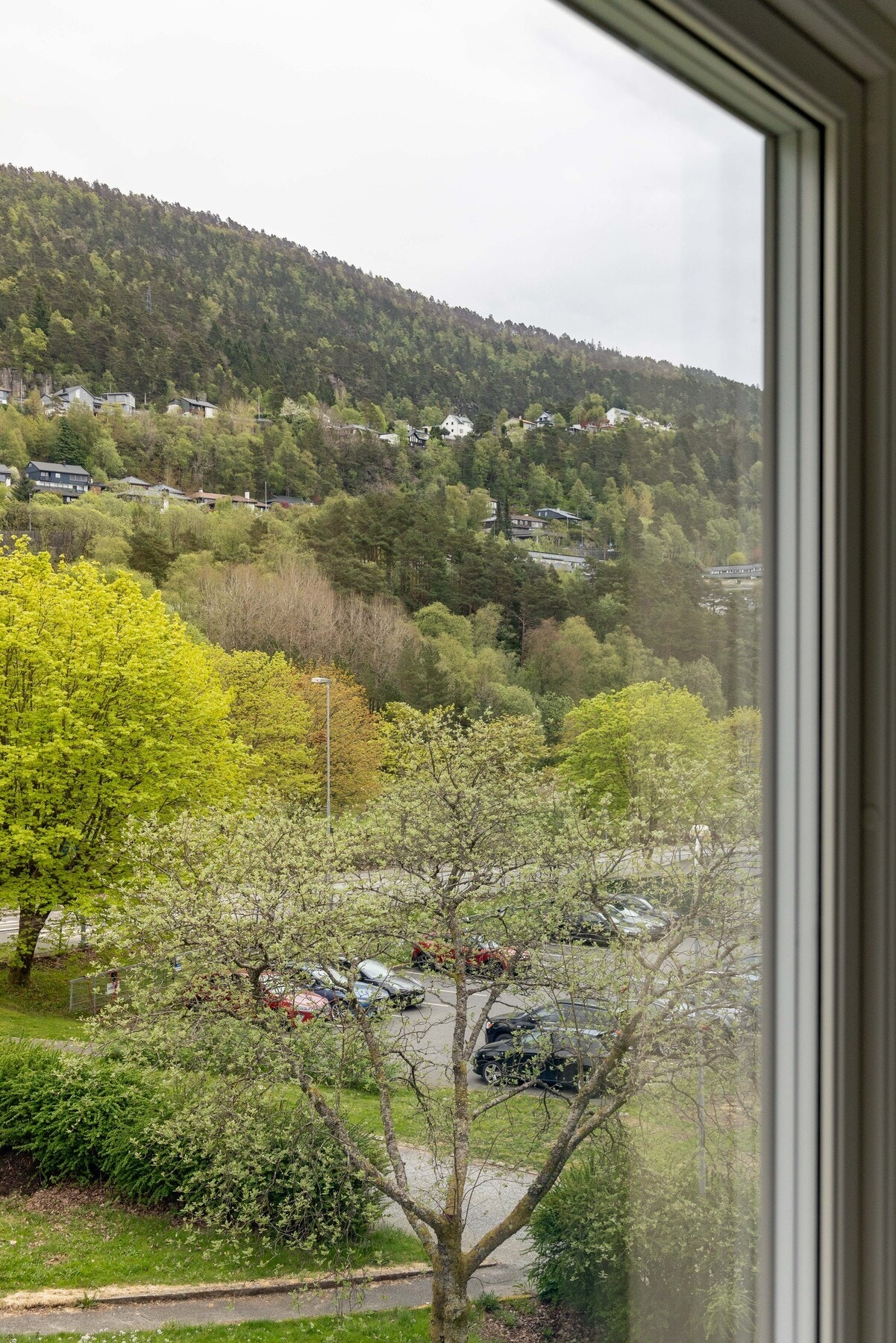 Hver beboer får parkering til en bil, i tillegg til at det er god dekning for gjesteparkering Galleribilde