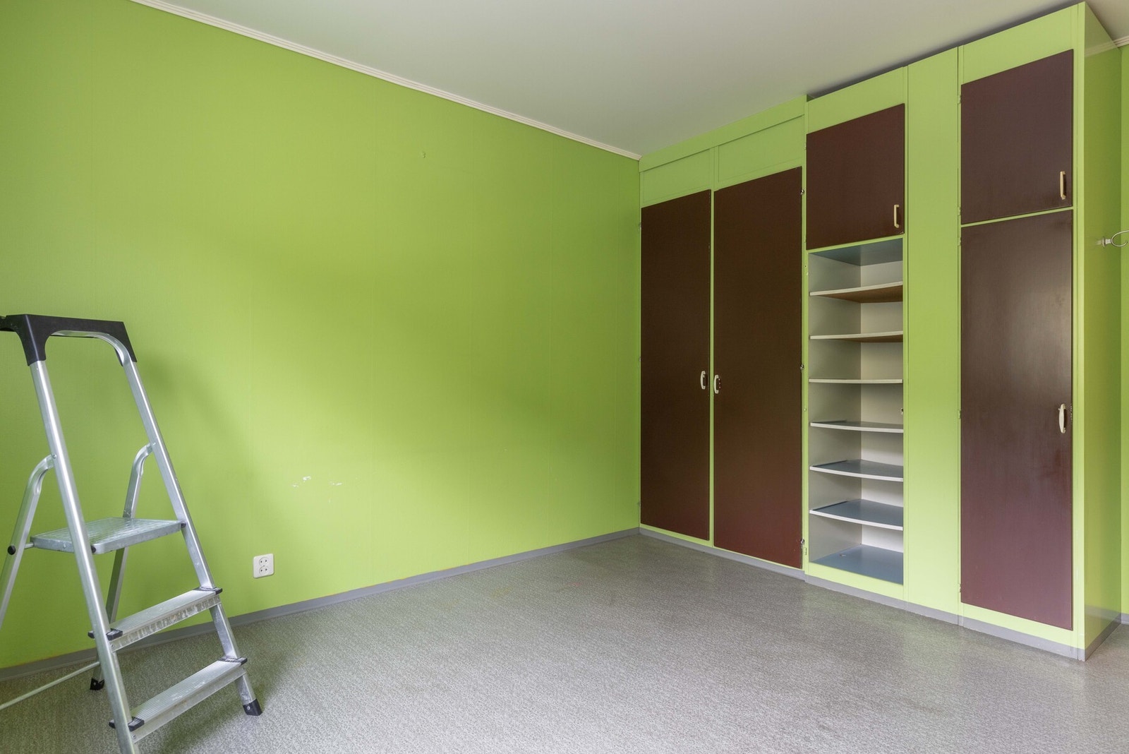 Soverom 2 er også av god størrelse med oppbevaringsplass i innebygde skap Galleribilde